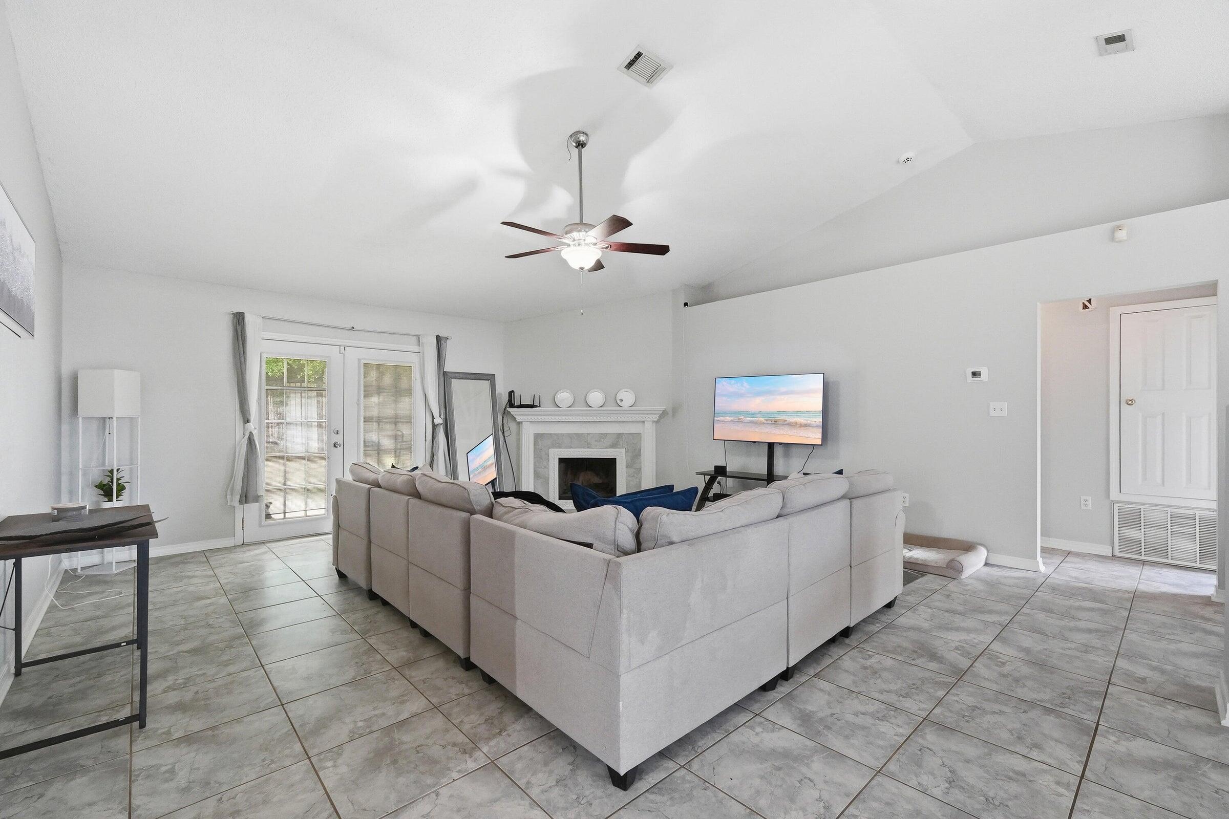 STEEPLECHASE PH 1 - Residential Lease