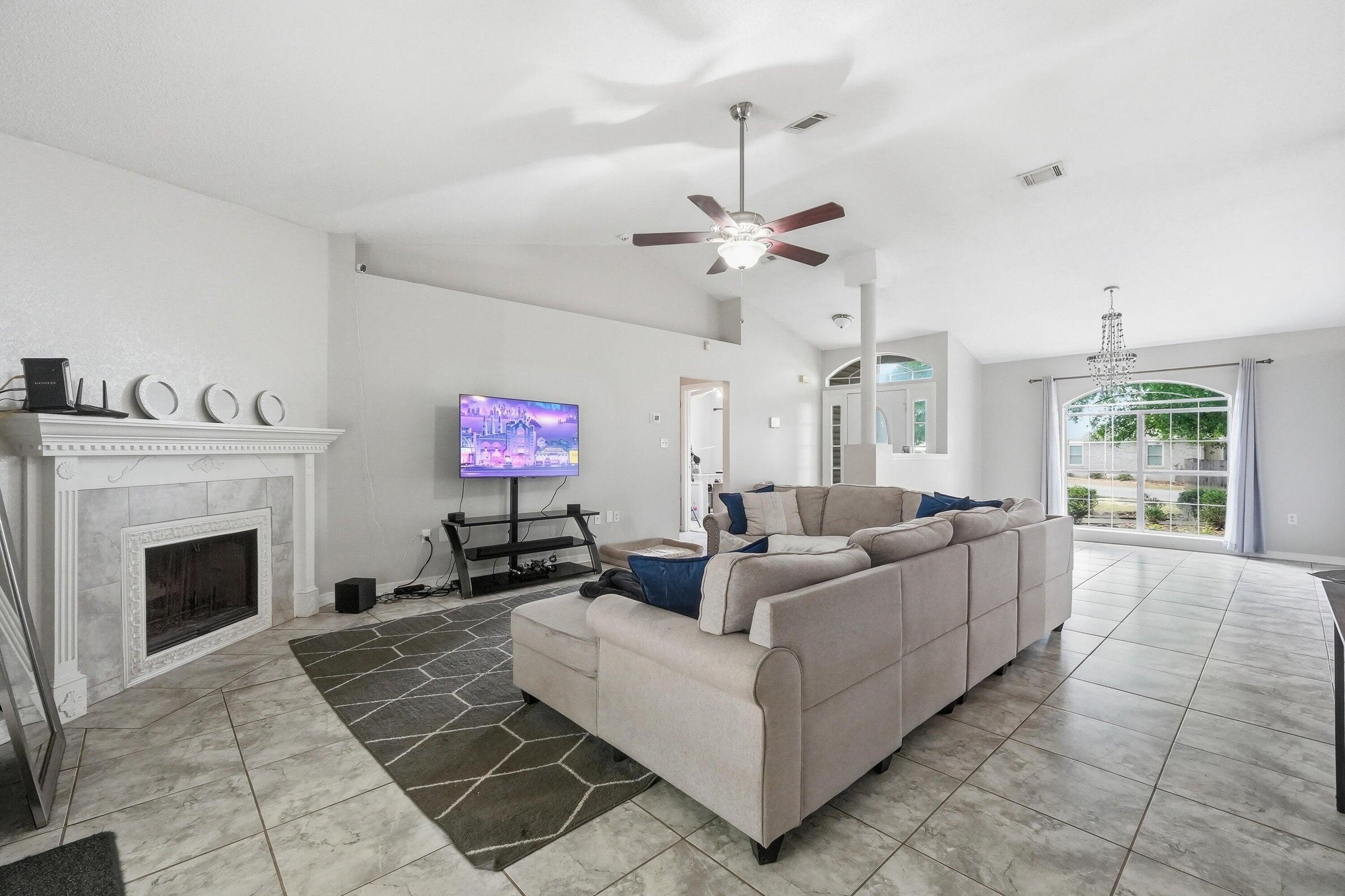 STEEPLECHASE PH 1 - Residential Lease