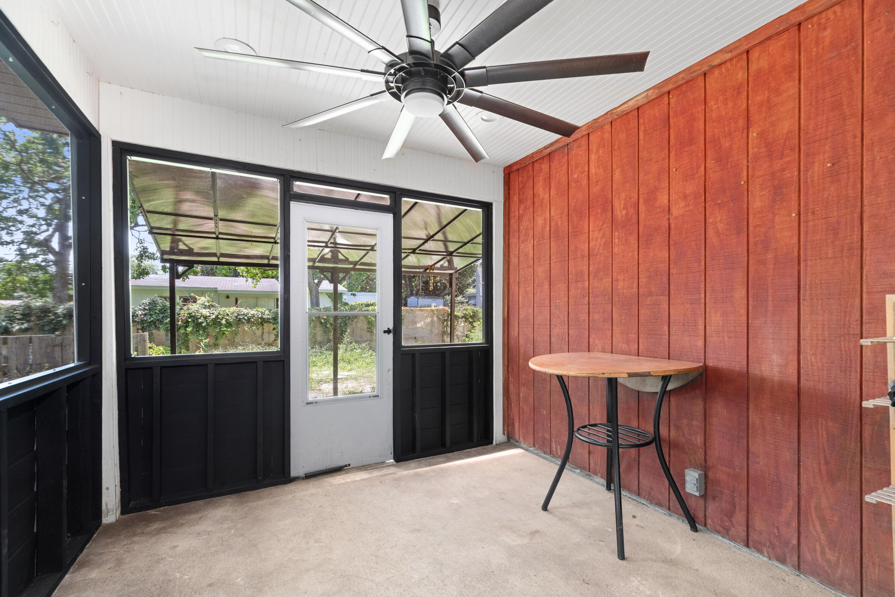 OAK TREE PARK - Residential