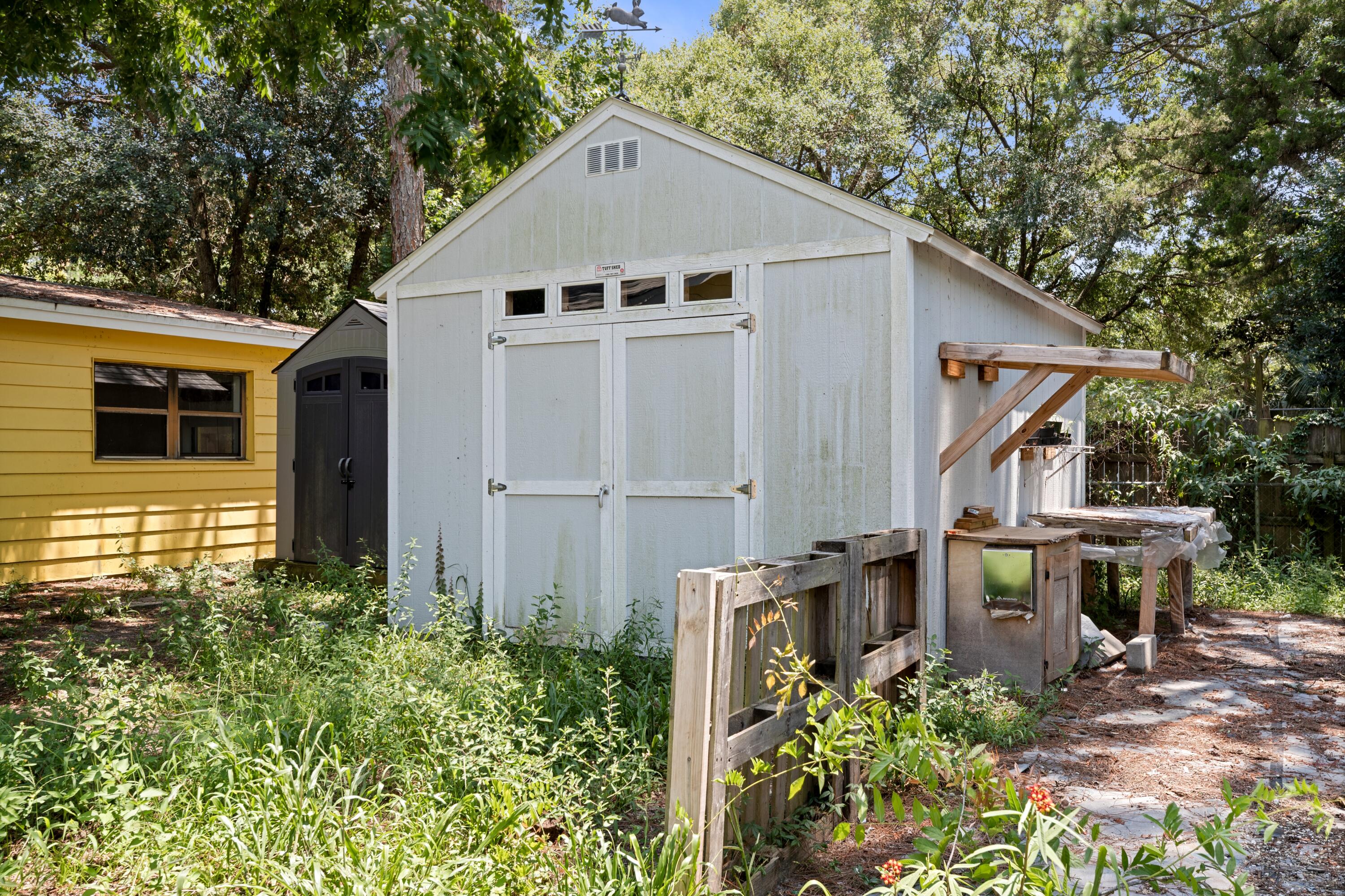 OAK TREE PARK - Residential