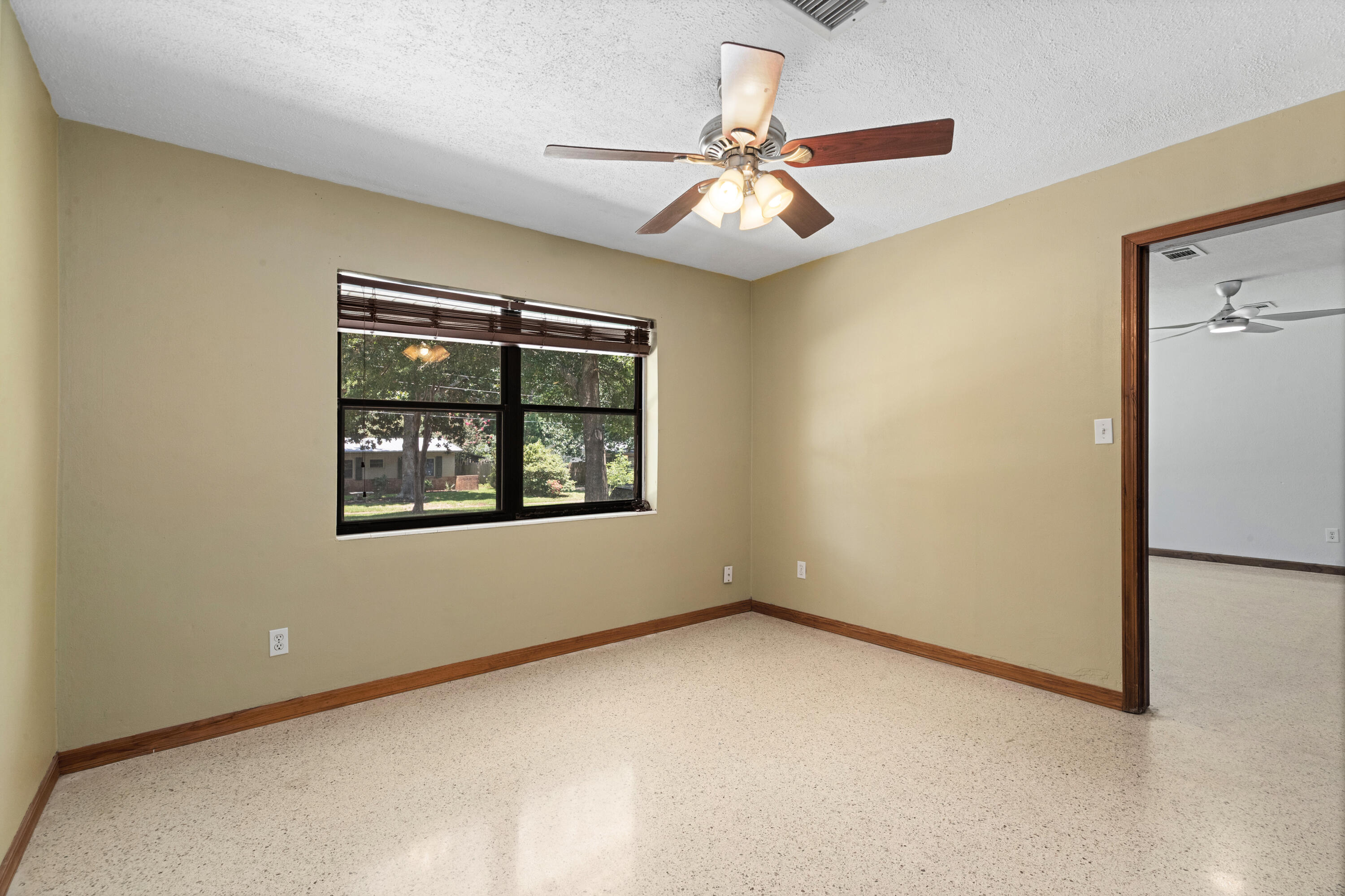 OAK TREE PARK - Residential