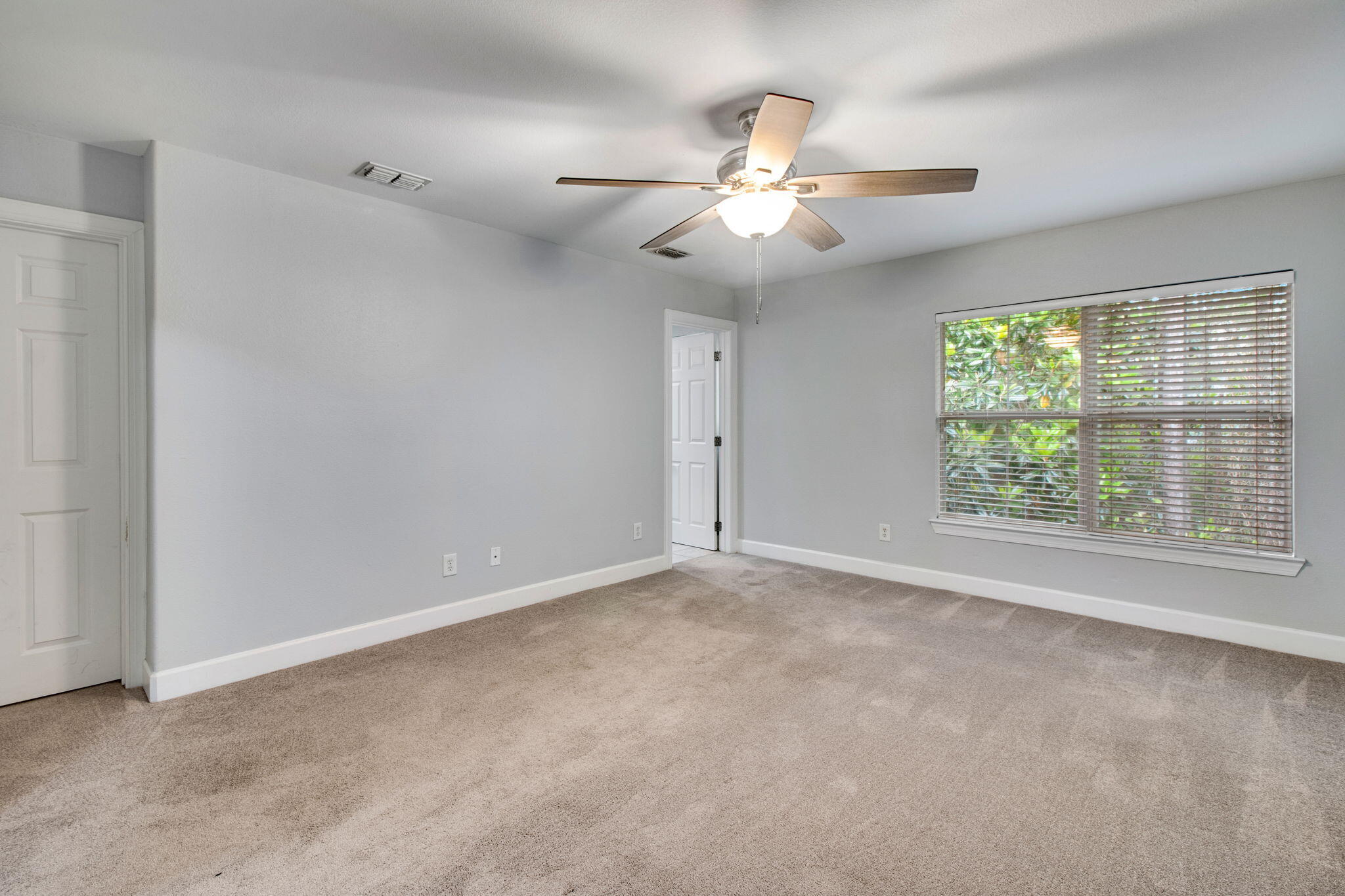 EAGLE BAY - Residential Lease