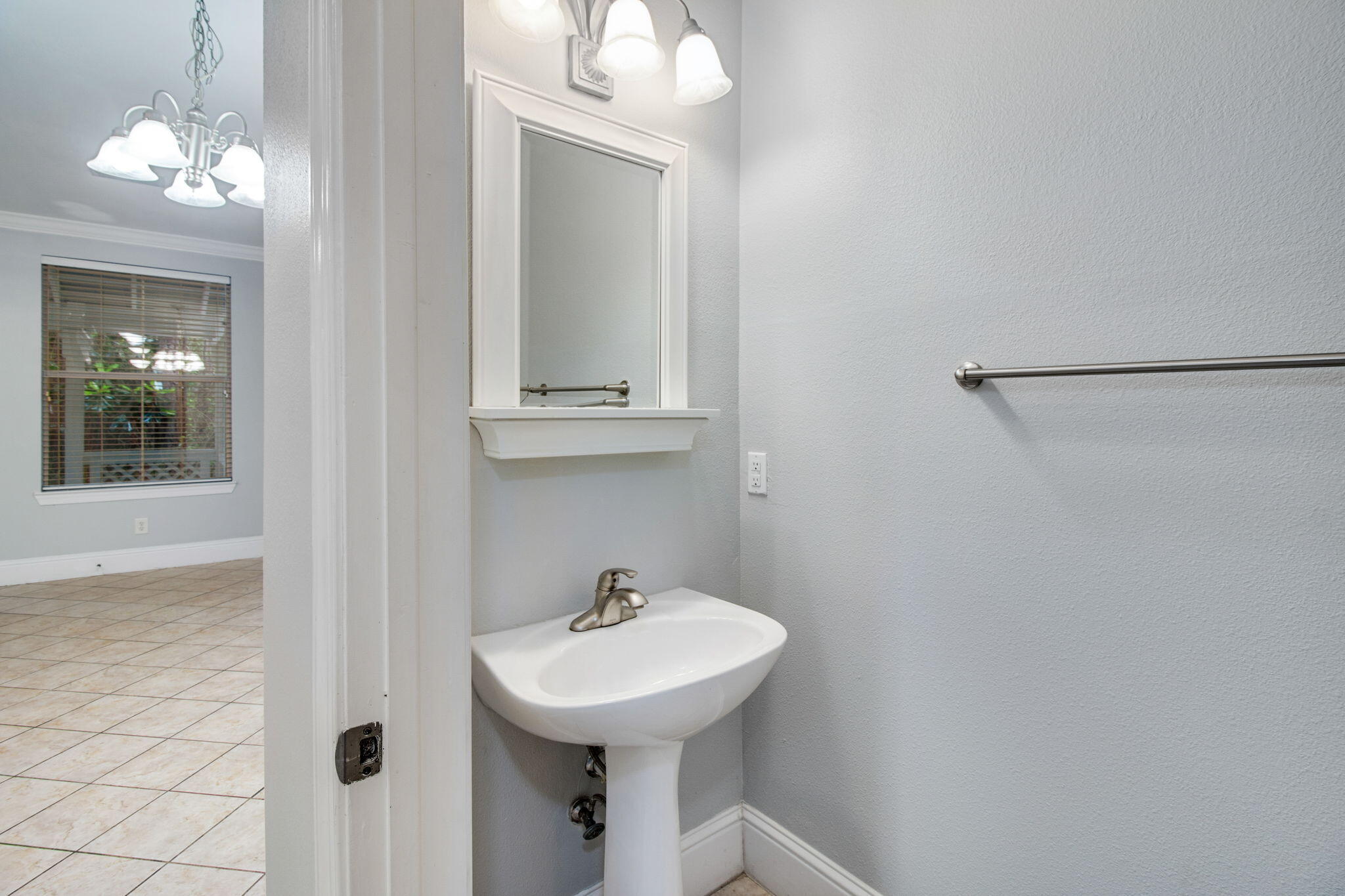 EAGLE BAY - Residential Lease