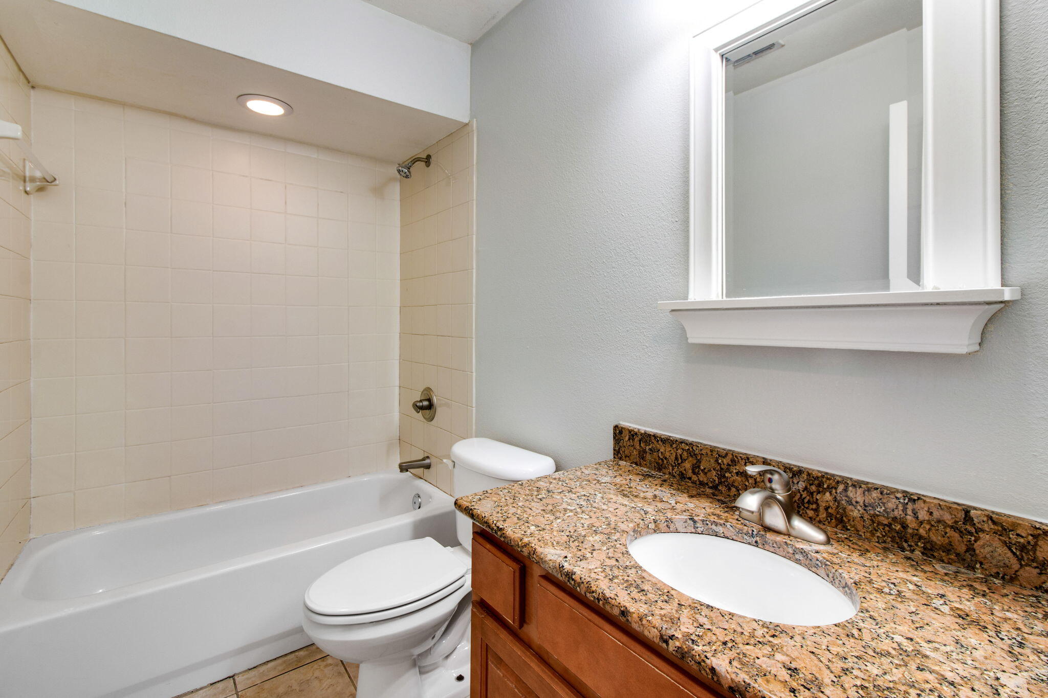 EAGLE BAY - Residential Lease