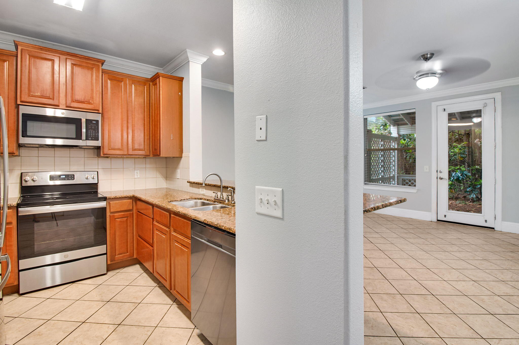 EAGLE BAY - Residential Lease