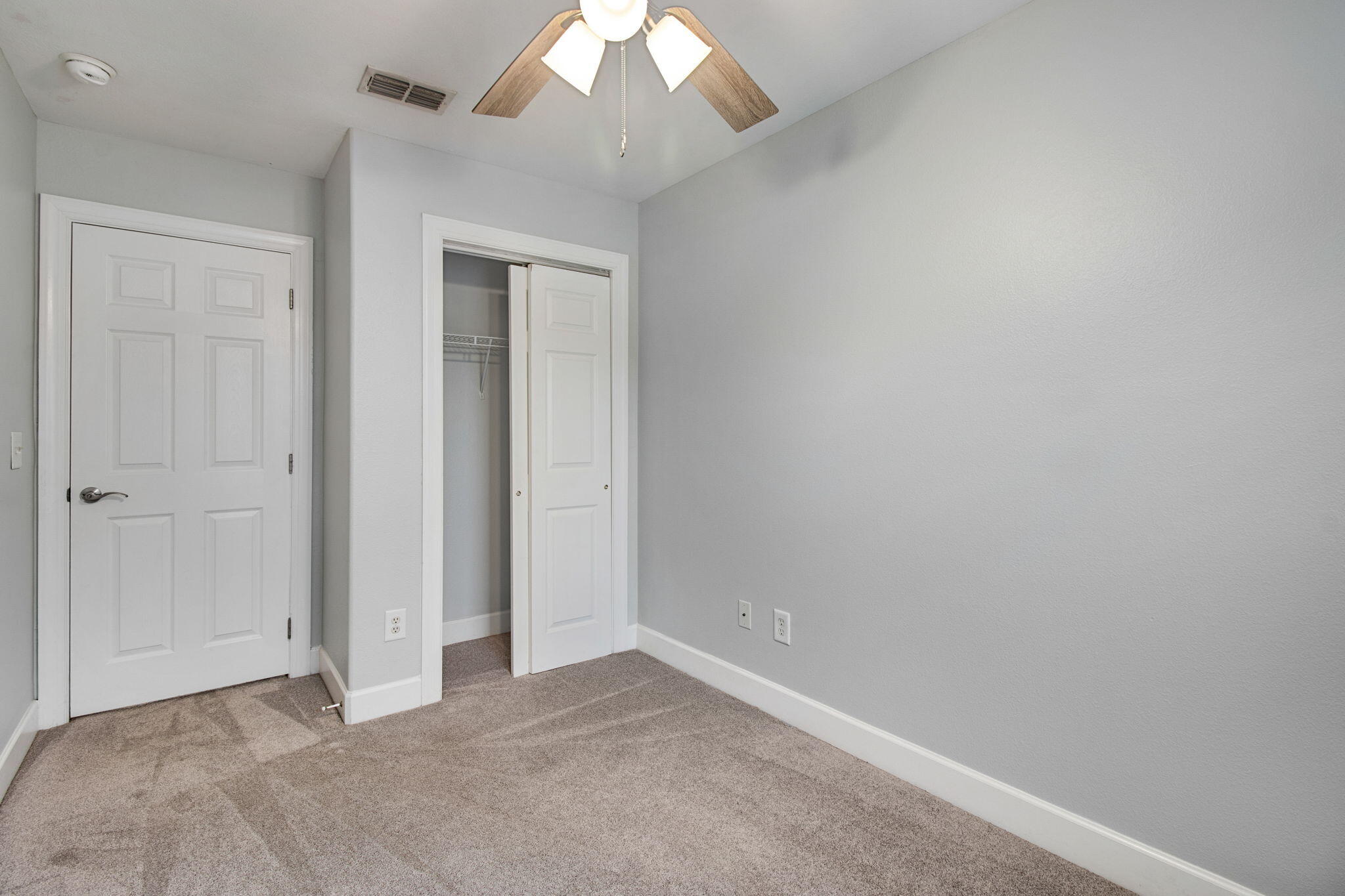 EAGLE BAY - Residential Lease