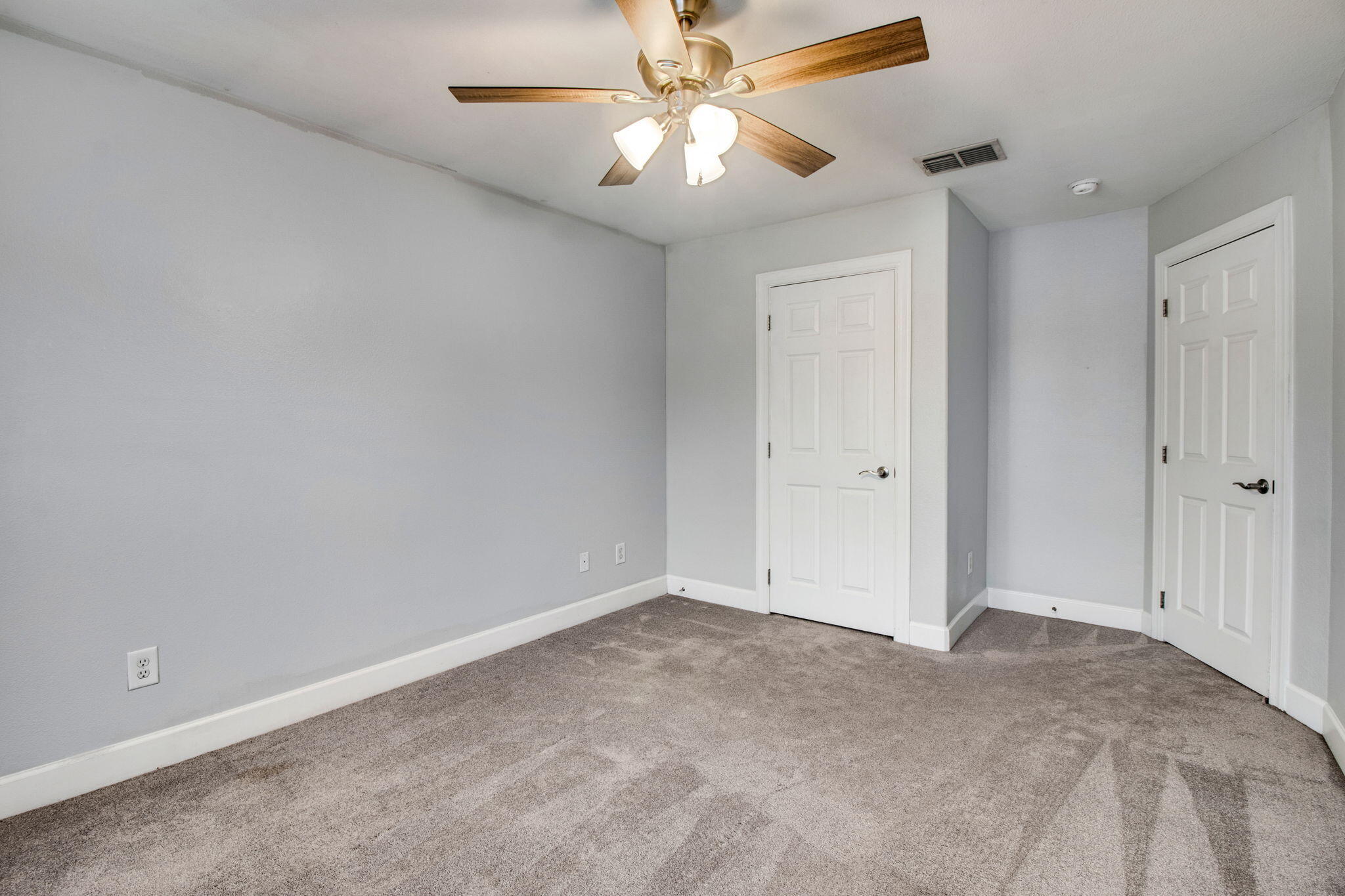 EAGLE BAY - Residential Lease