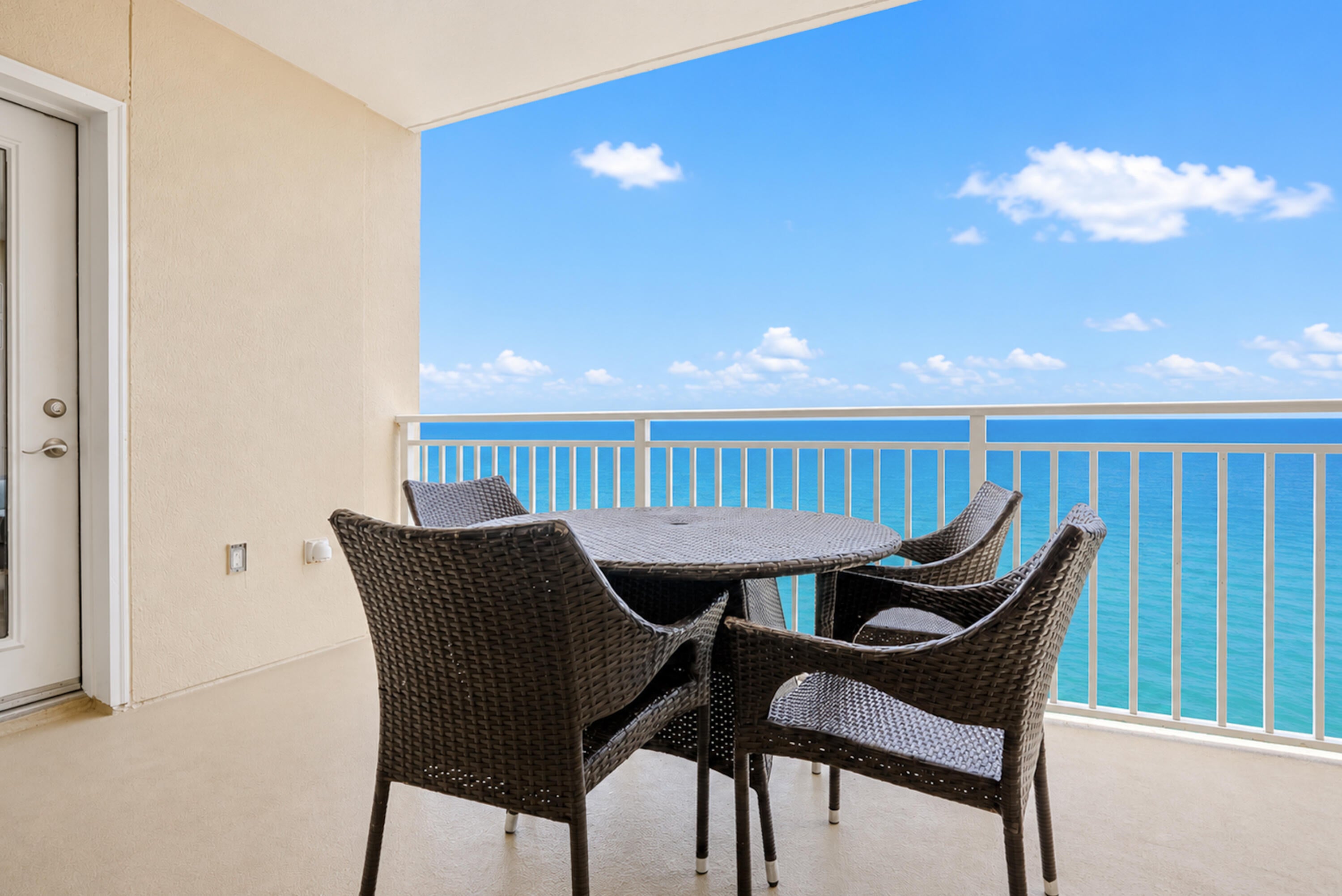 EMERALD BEACH RESORT - Residential