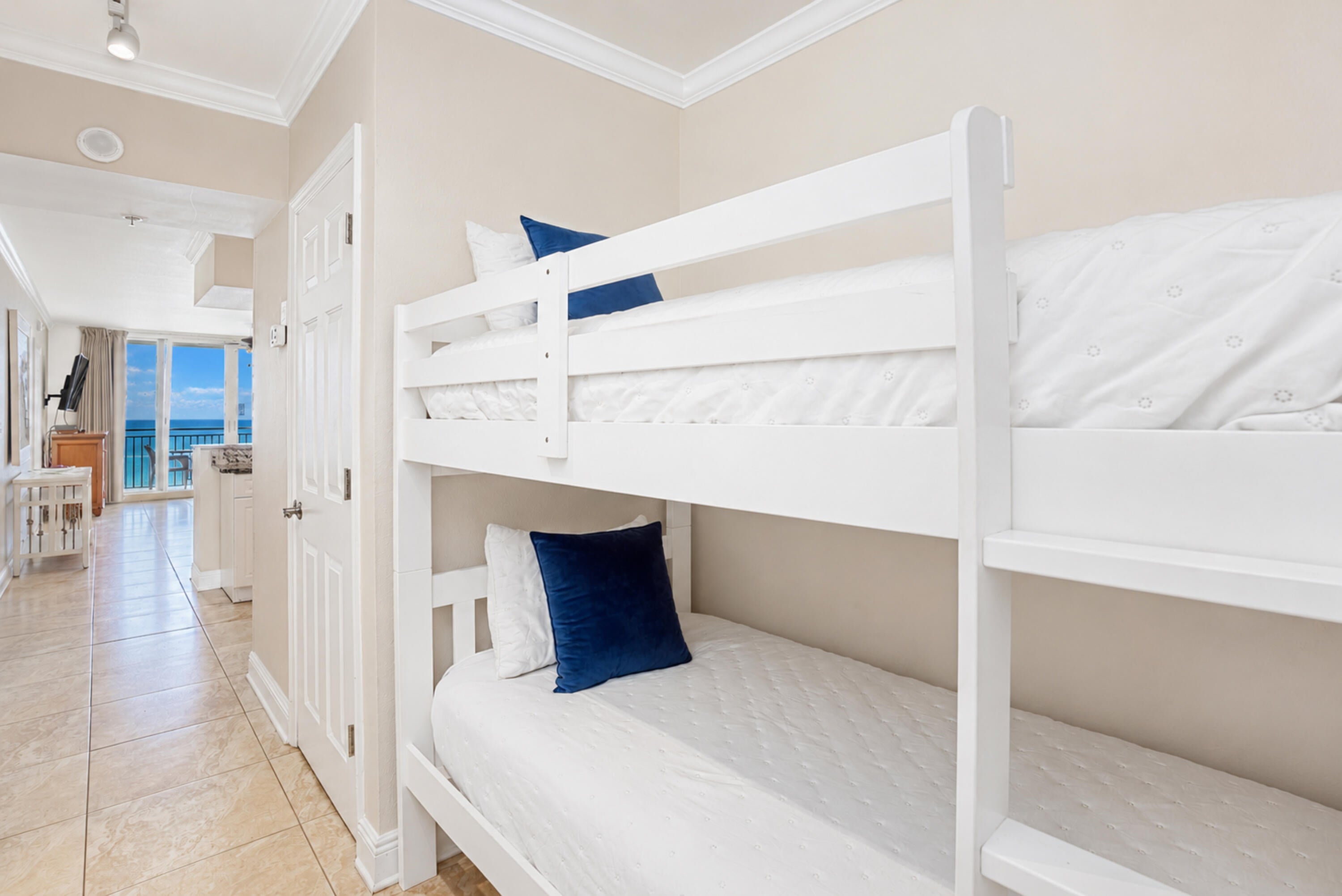 EMERALD BEACH RESORT - Residential