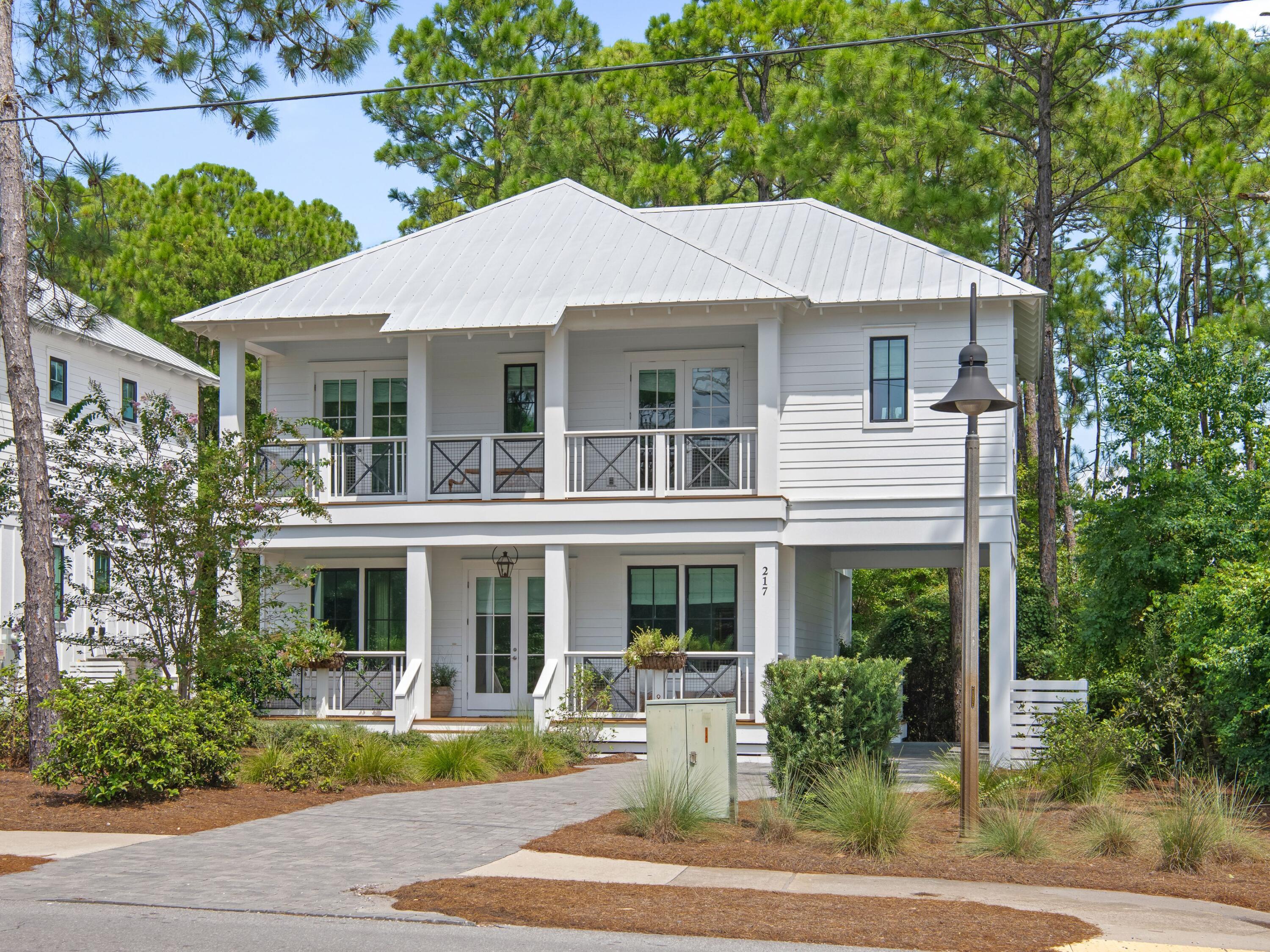 COTTAGES AT EASTERN LAKE - Residential