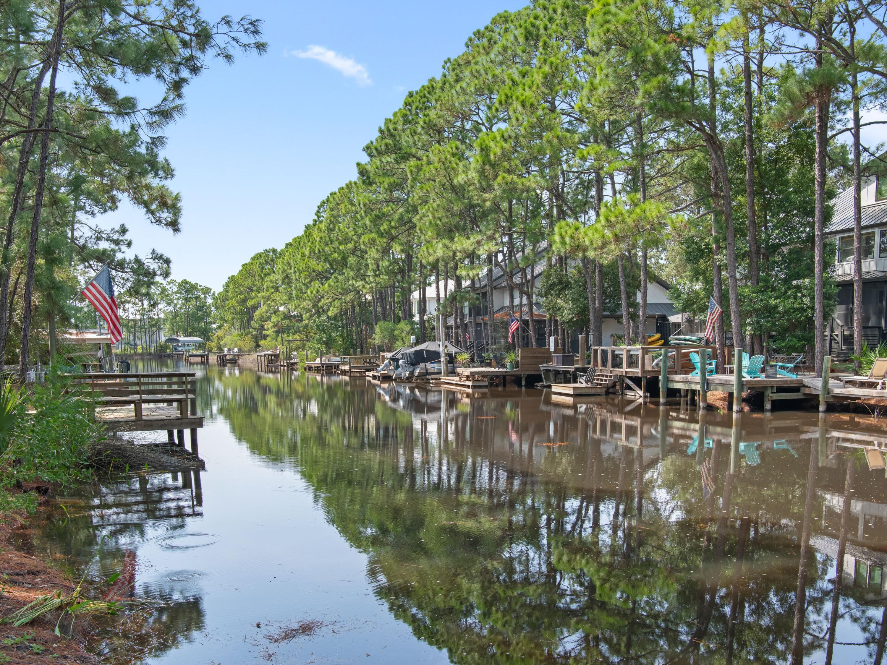 COTTAGES AT EASTERN LAKE - Residential