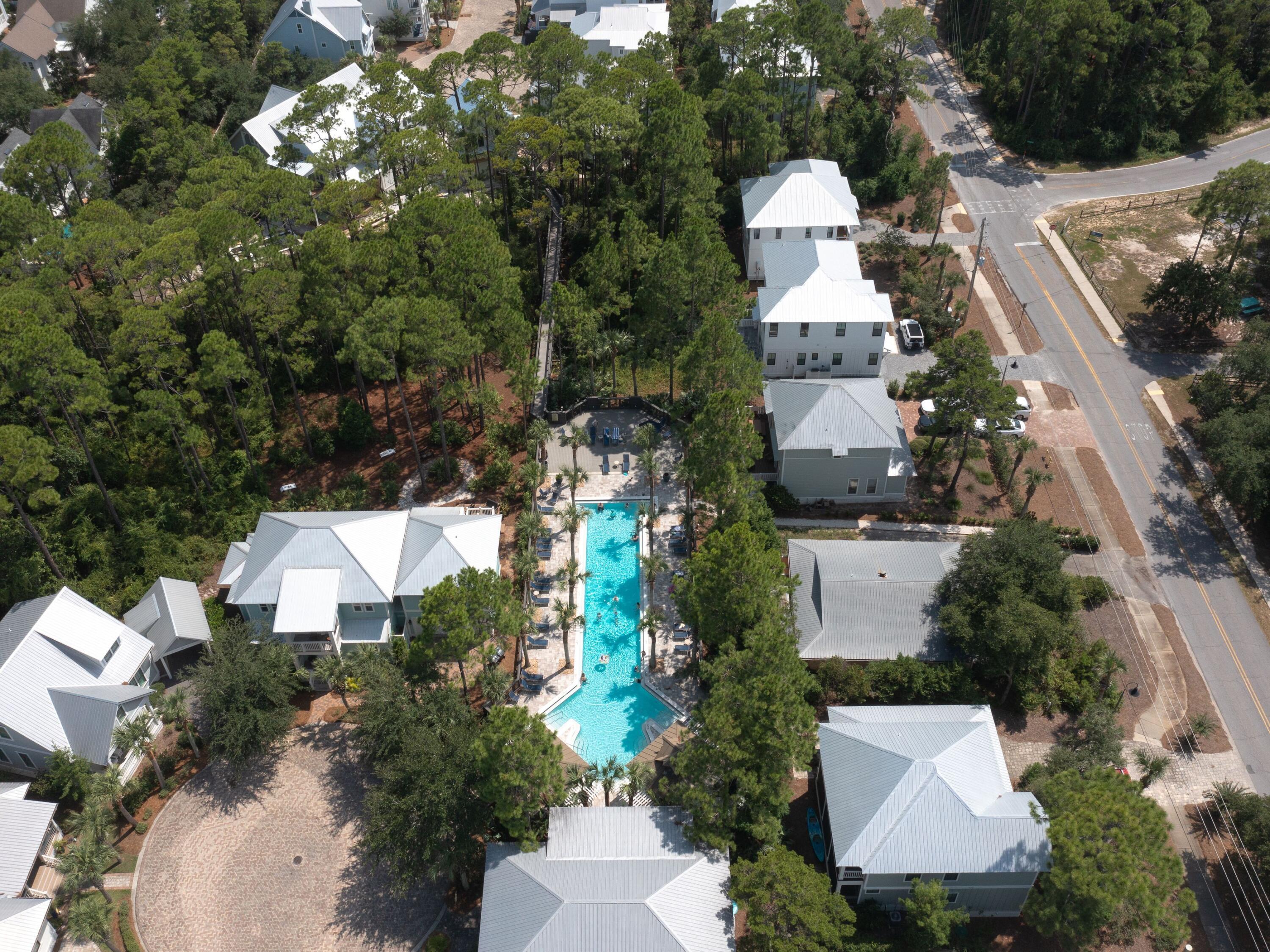 COTTAGES AT EASTERN LAKE - Residential