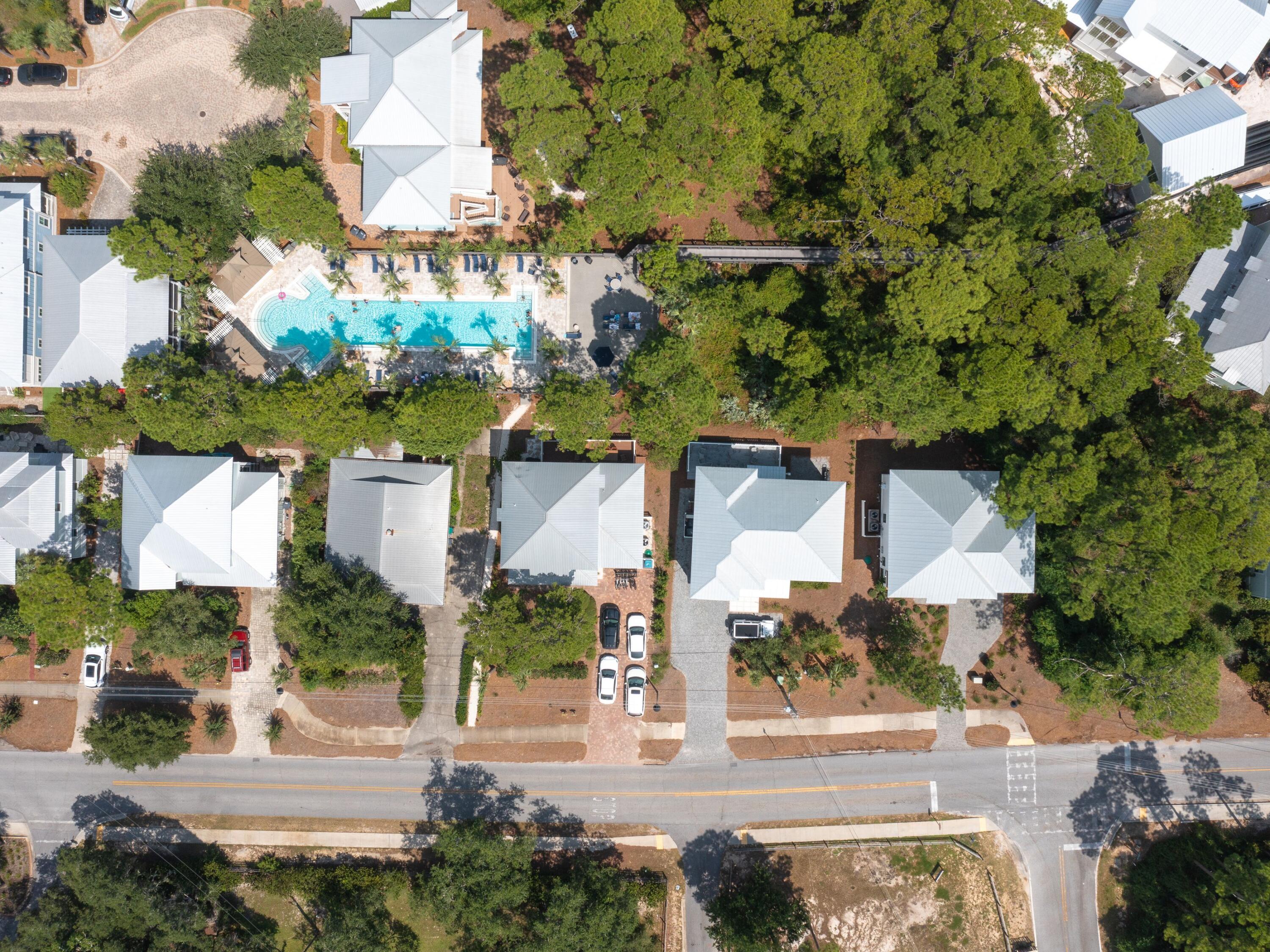 COTTAGES AT EASTERN LAKE - Residential