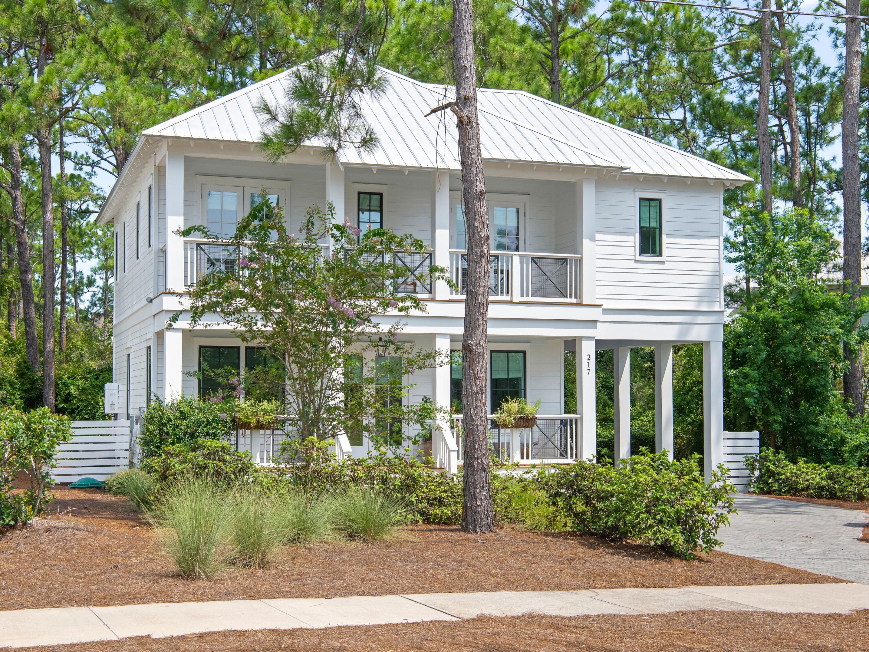 COTTAGES AT EASTERN LAKE - Residential