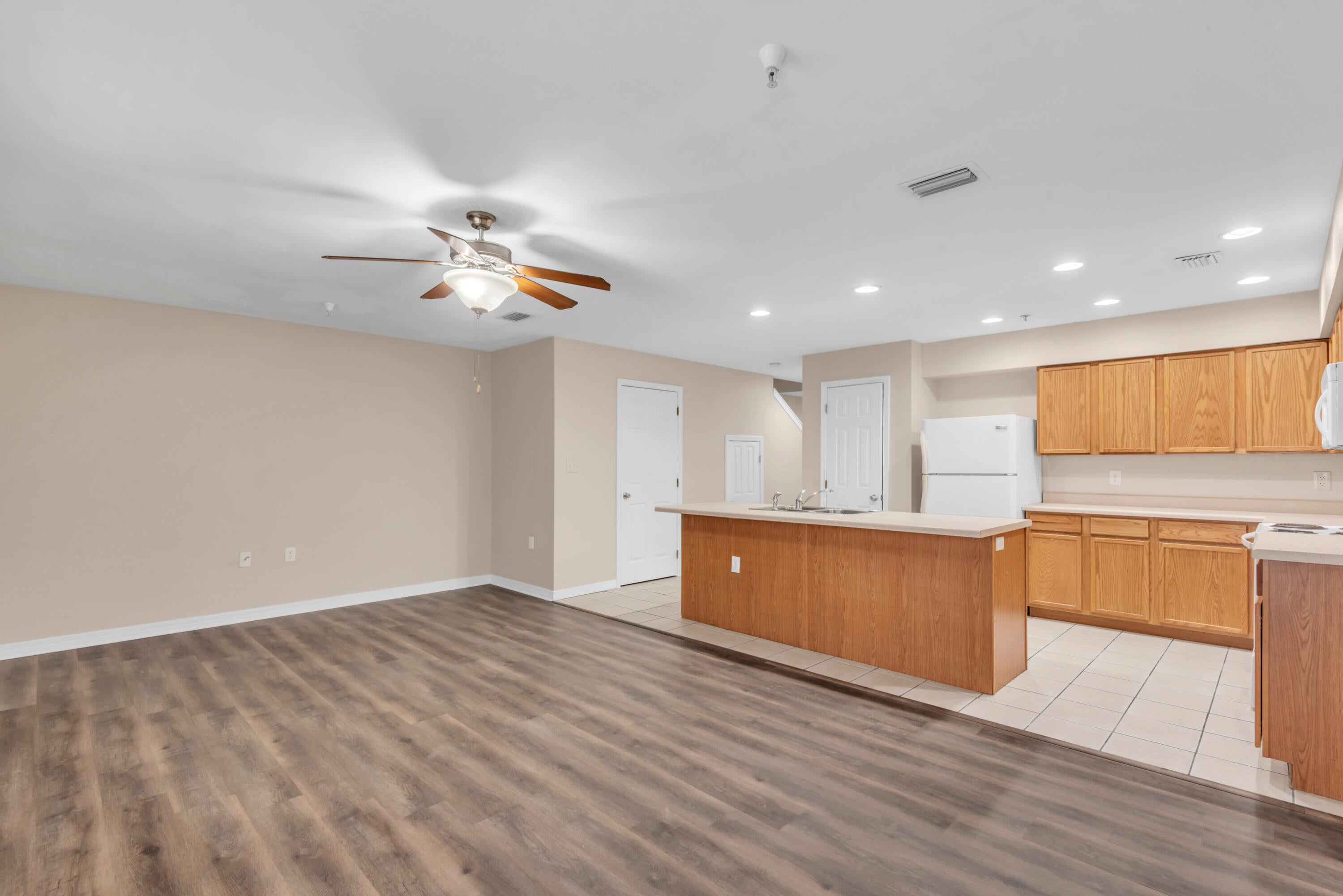DAVENPORT PLACE CONDOS - Residential Lease