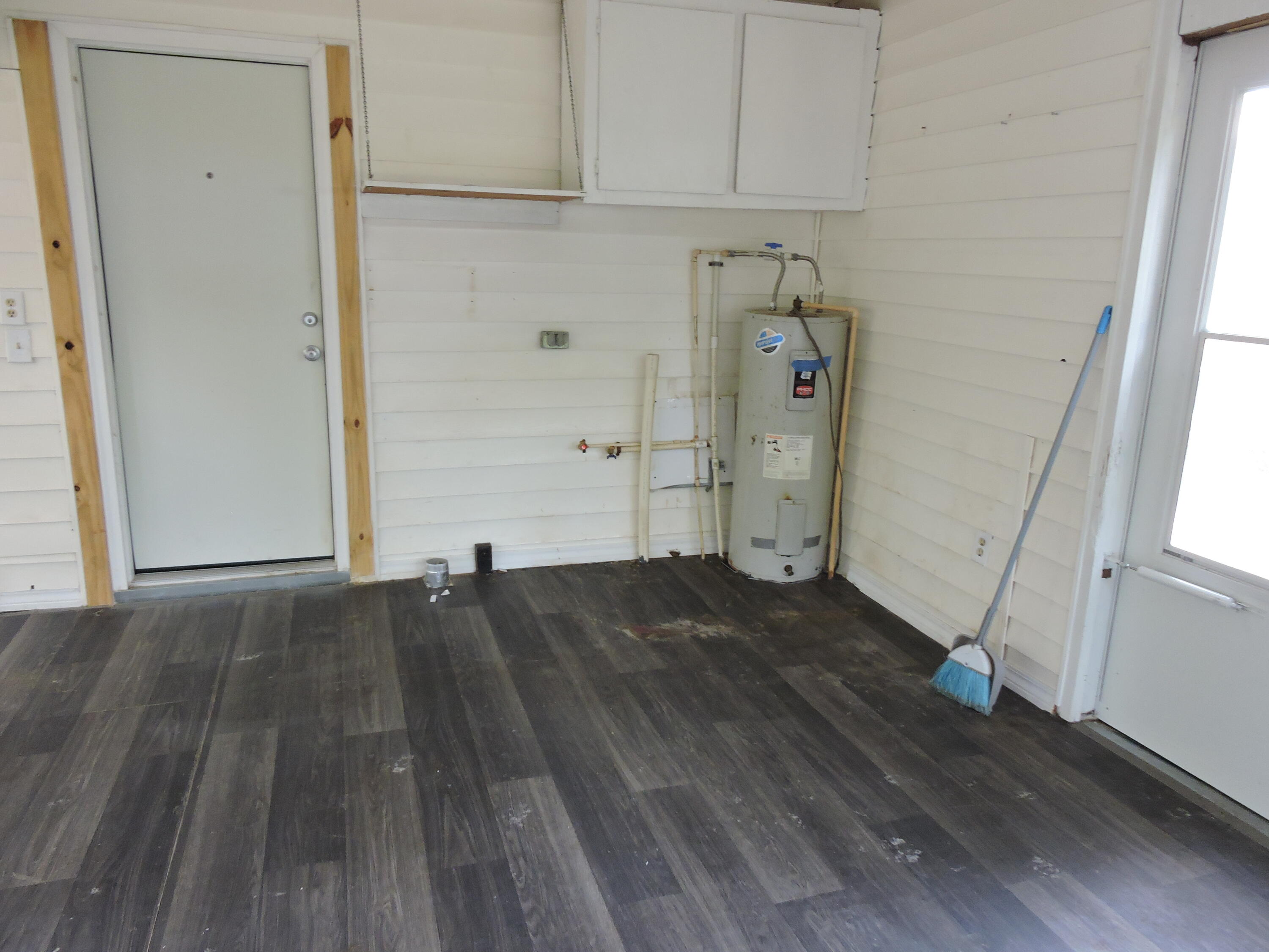 CRESTVIEW - Residential Lease