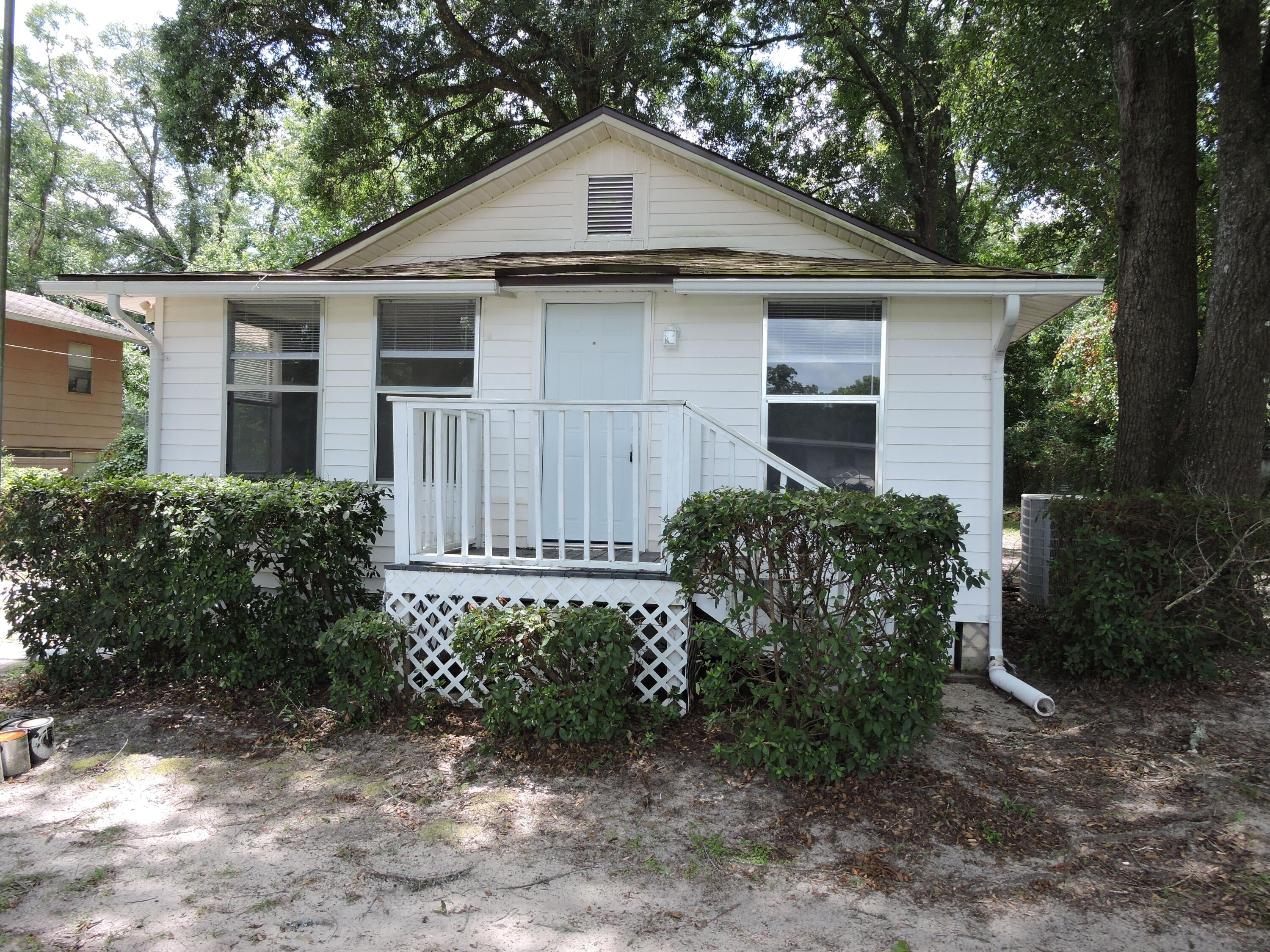 CRESTVIEW - Residential Lease