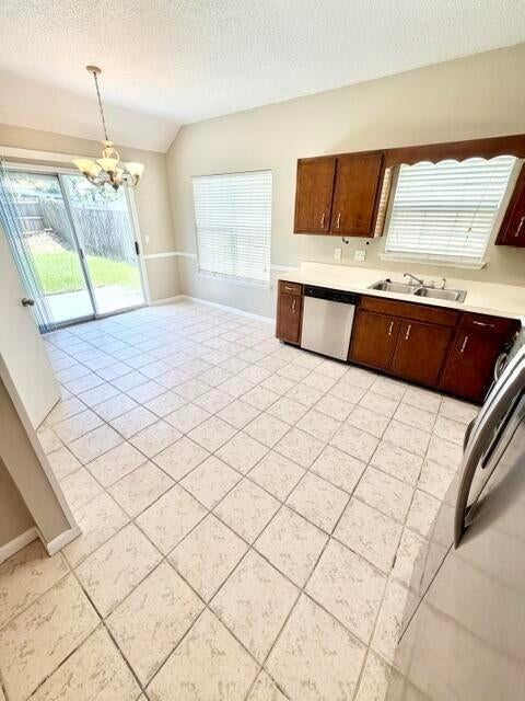 SADDLE CREEK - Residential Lease
