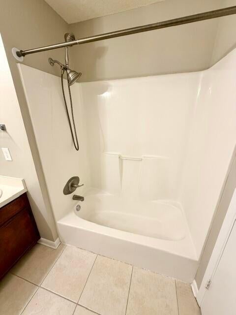 SADDLE CREEK - Residential Lease