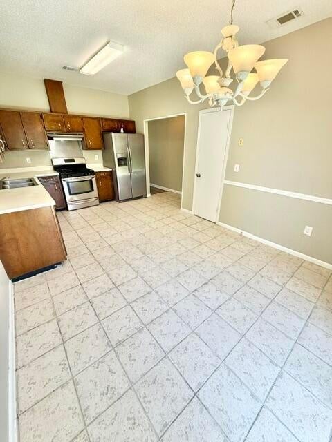 SADDLE CREEK - Residential Lease