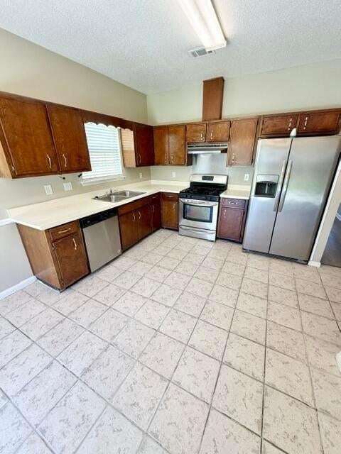 SADDLE CREEK - Residential Lease
