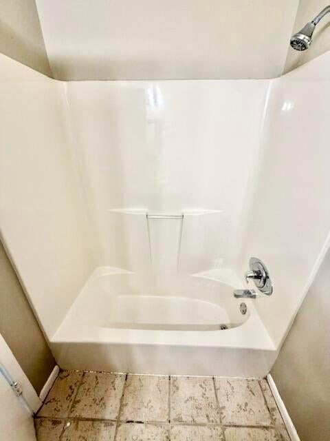 SADDLE CREEK - Residential Lease