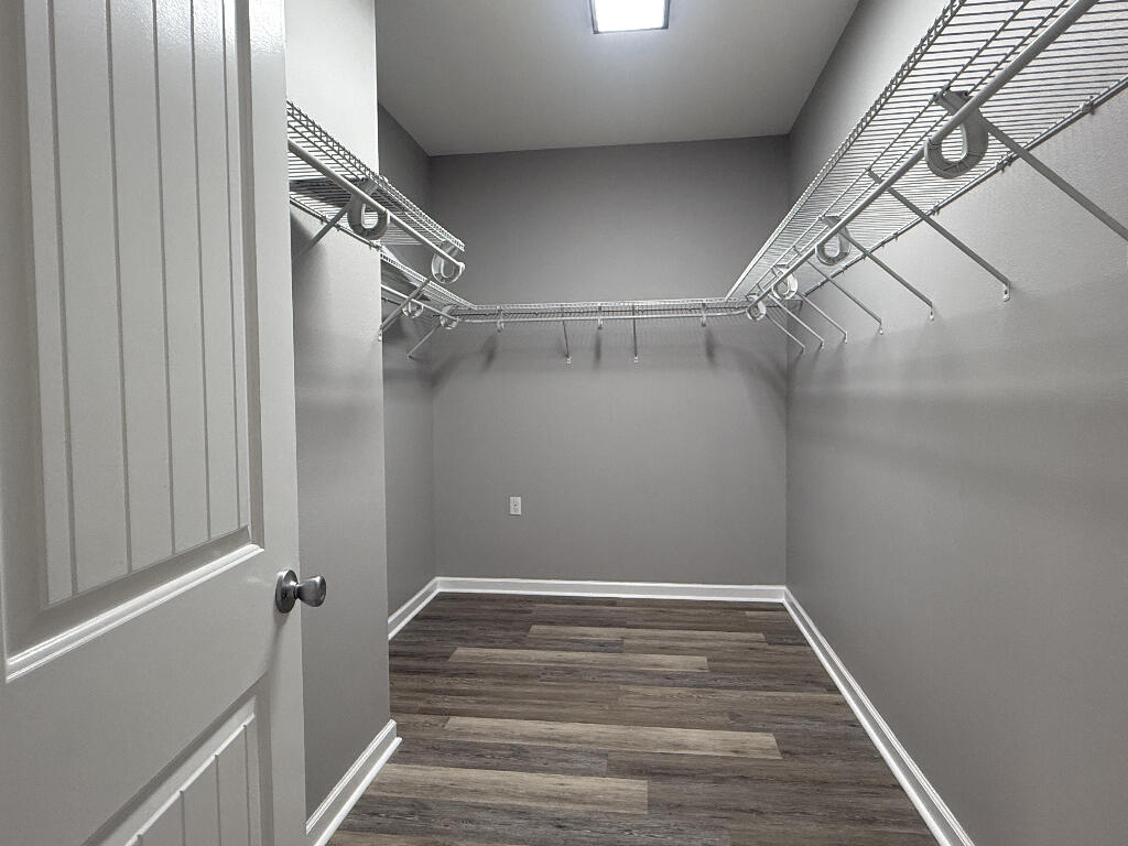 REDWOOD VILLAGE - Residential