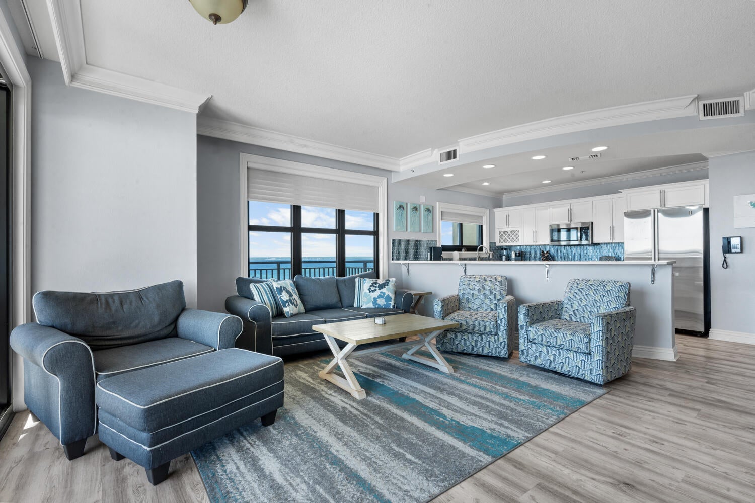 EMERALD GRANDE - Residential