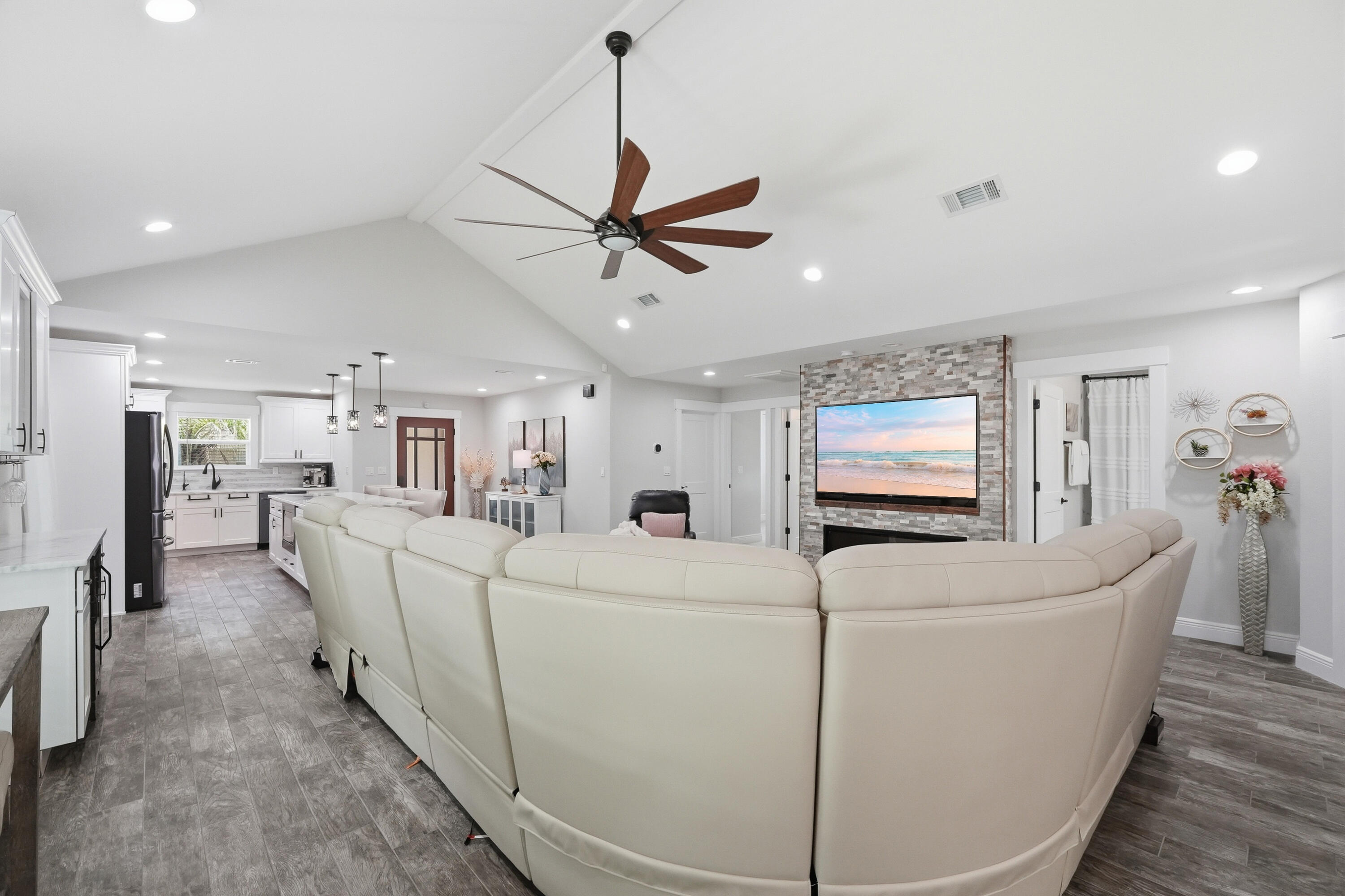 INDIAN WOODS - Residential