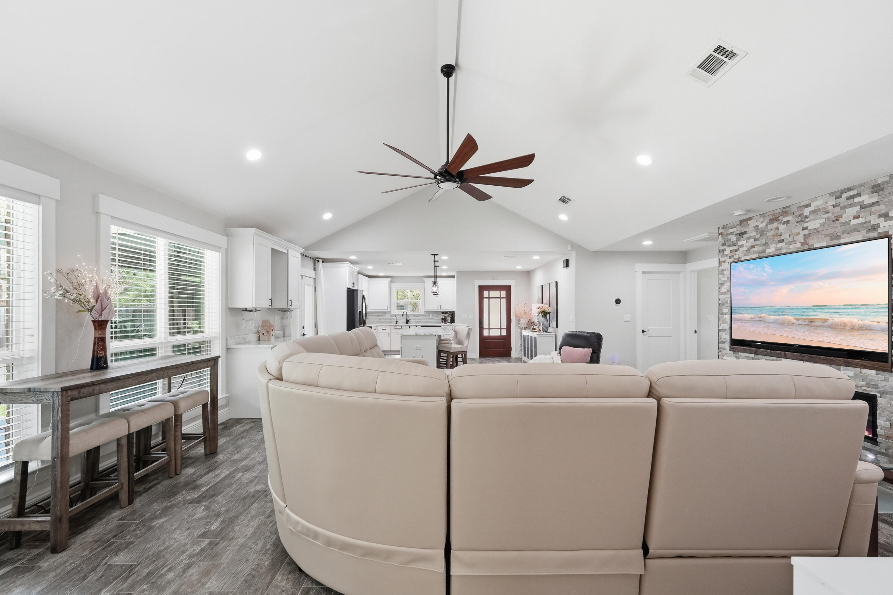 INDIAN WOODS - Residential