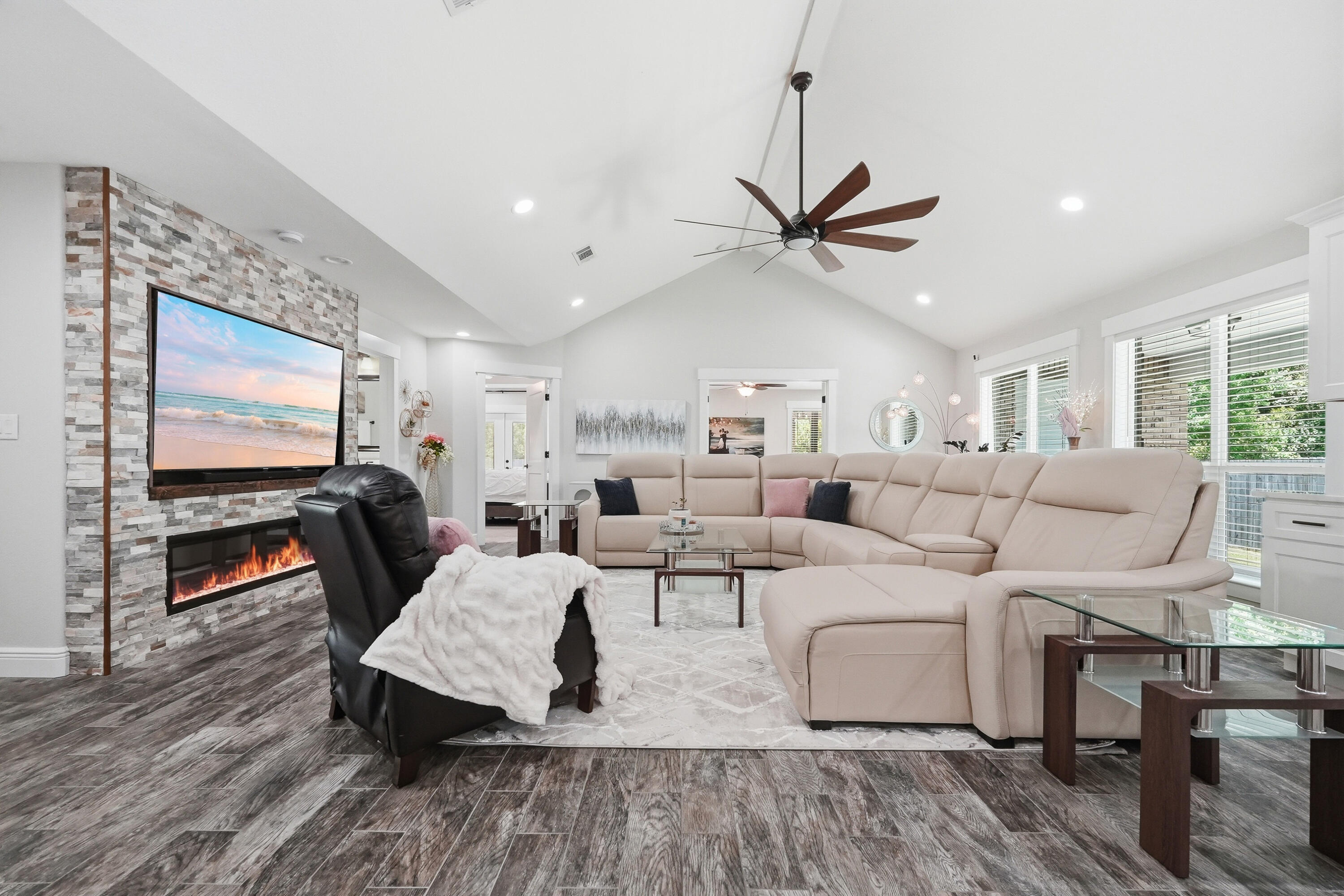 INDIAN WOODS - Residential