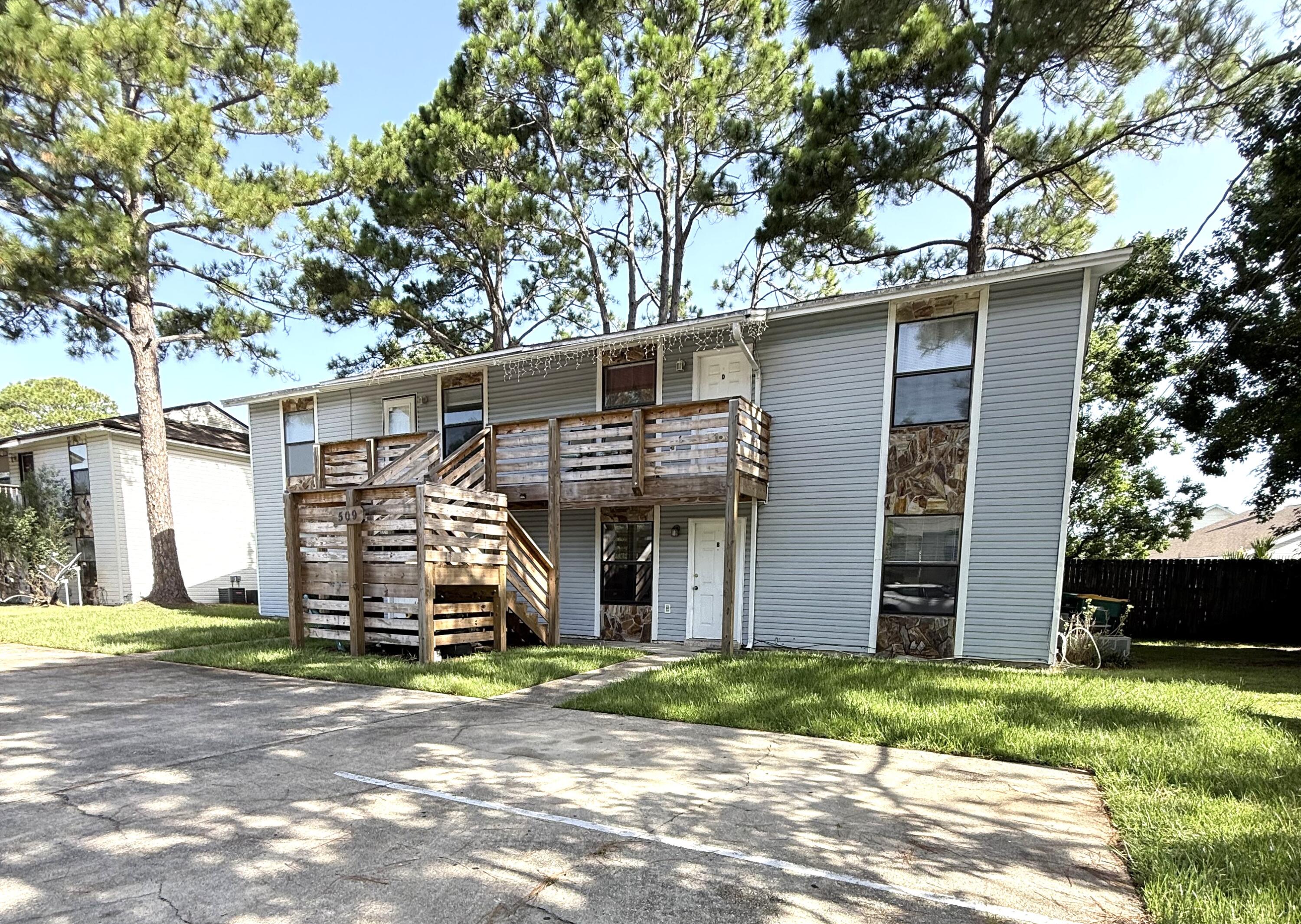 Cute 2 Bedroom in Greenacres area with washer and dryer connections