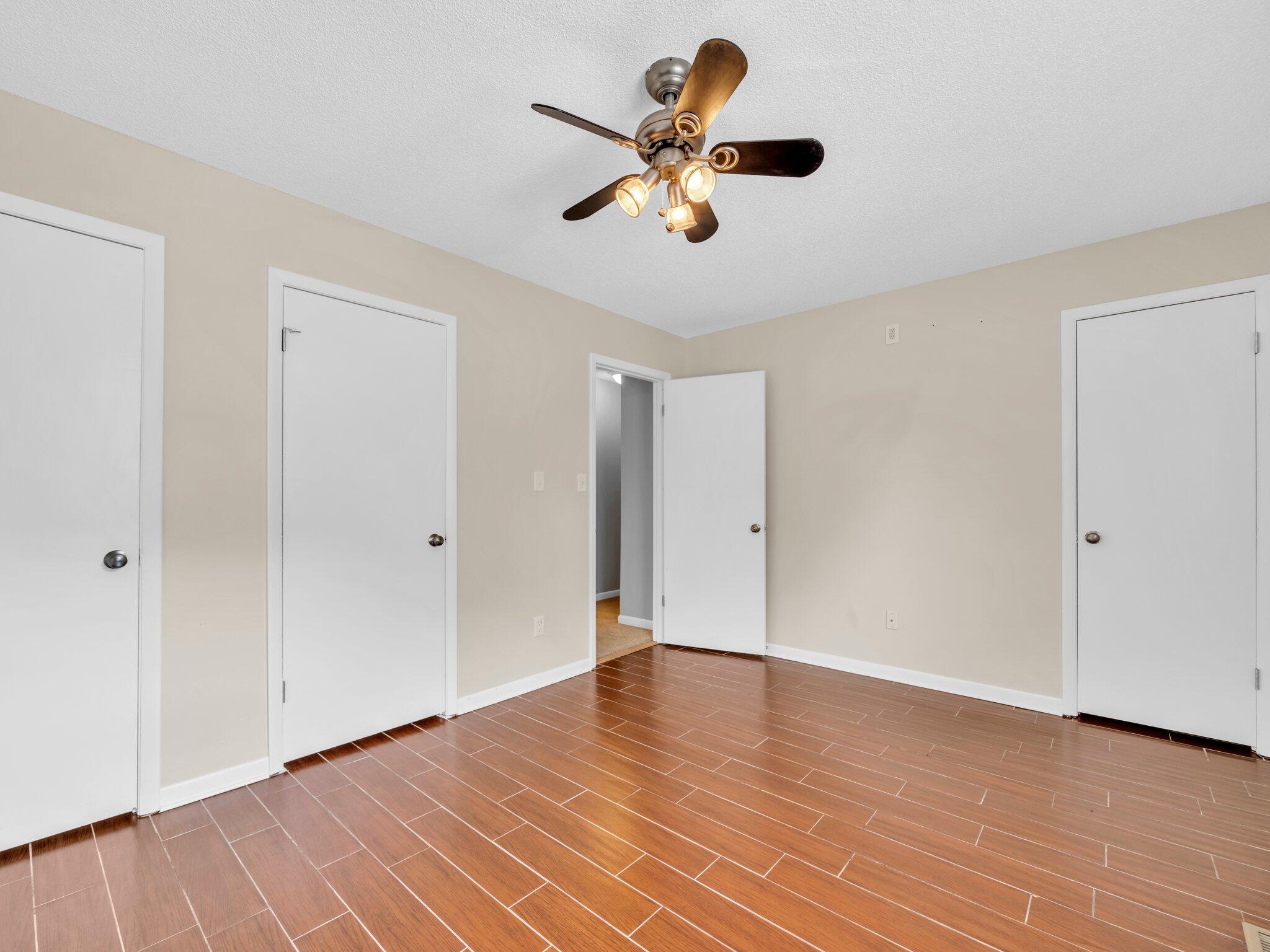 VALPARAISO PINECREST 2 - Residential Lease