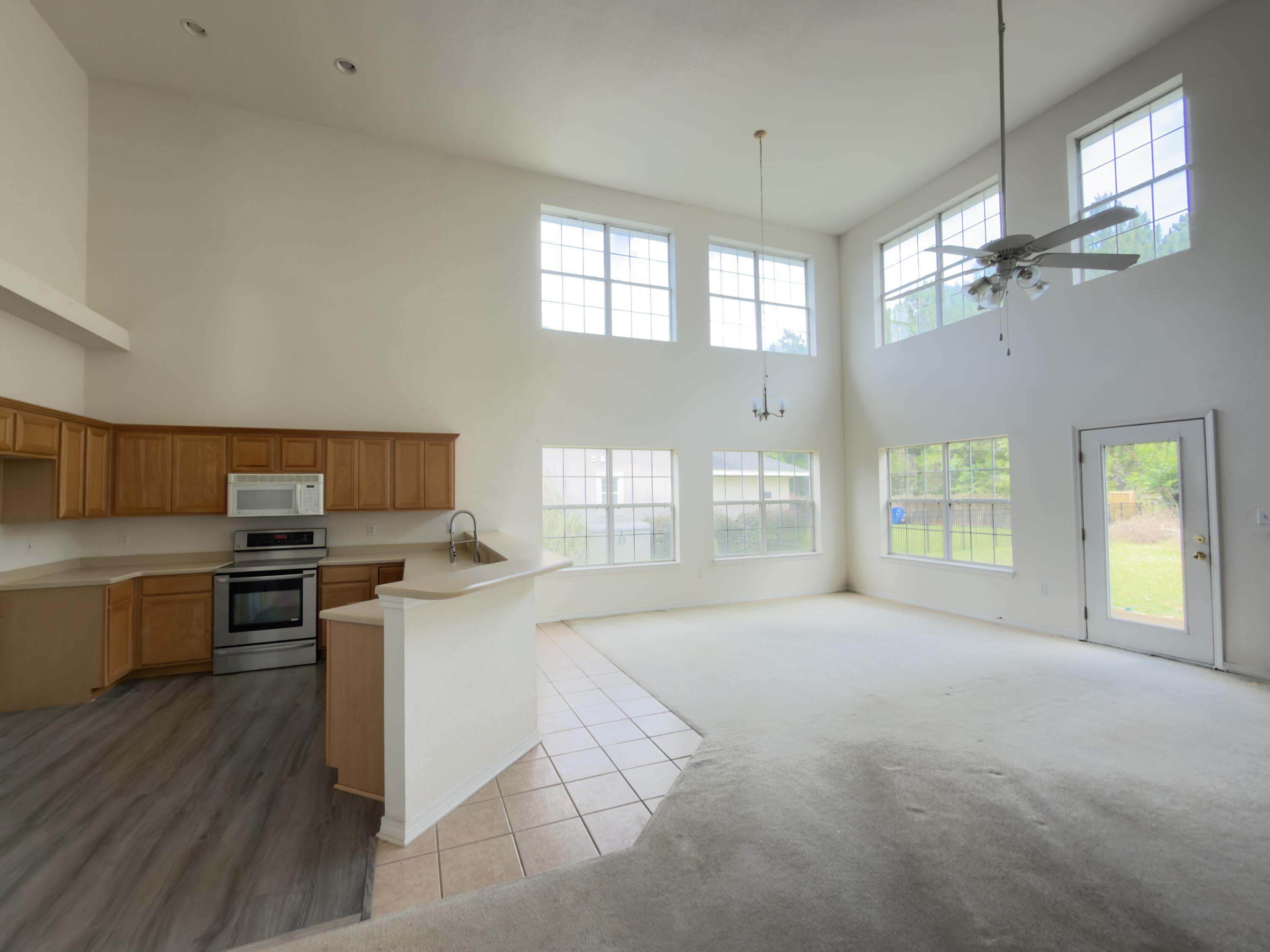 EMERALD LAKES PH 3 - Residential