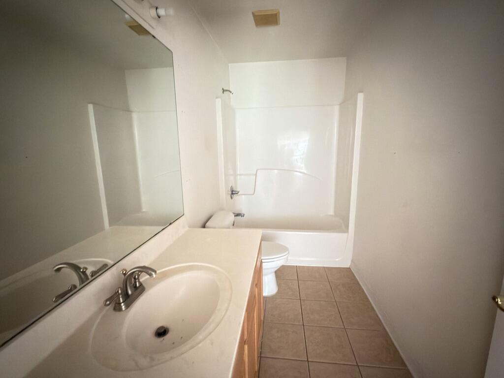 EMERALD LAKES PH 3 - Residential