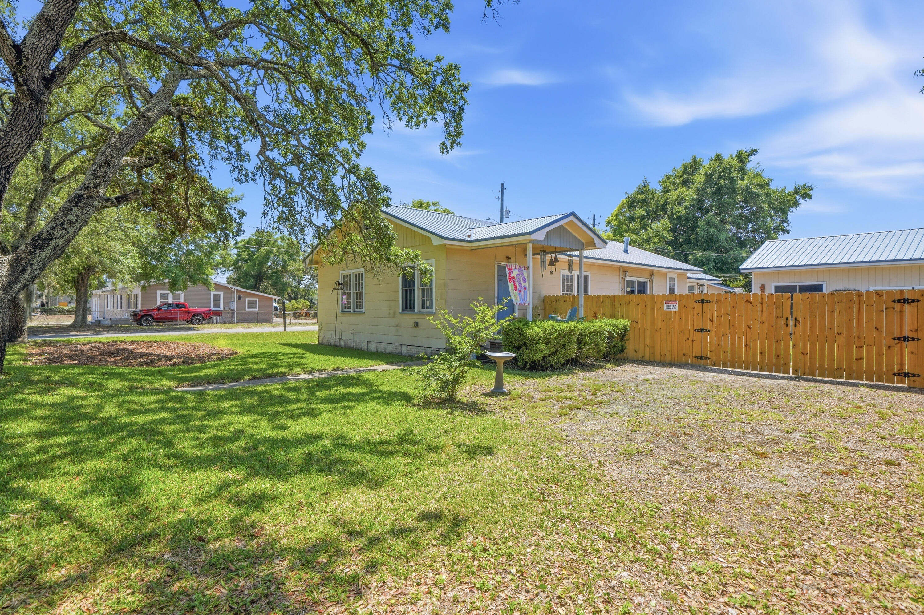 CINCO BAYOU - Residential