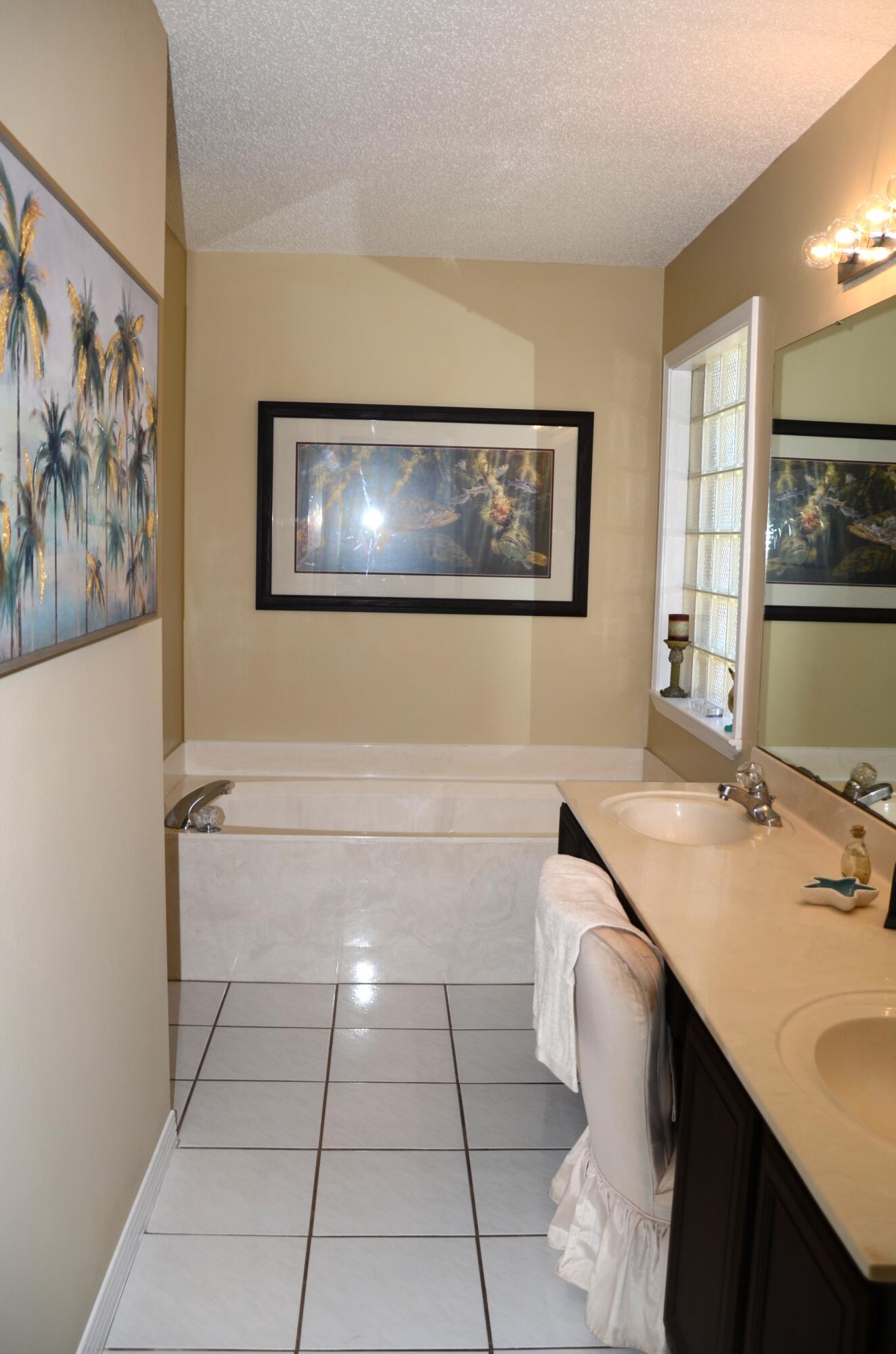 BAYVIEW MANOR 1ST ADDN - Residential
