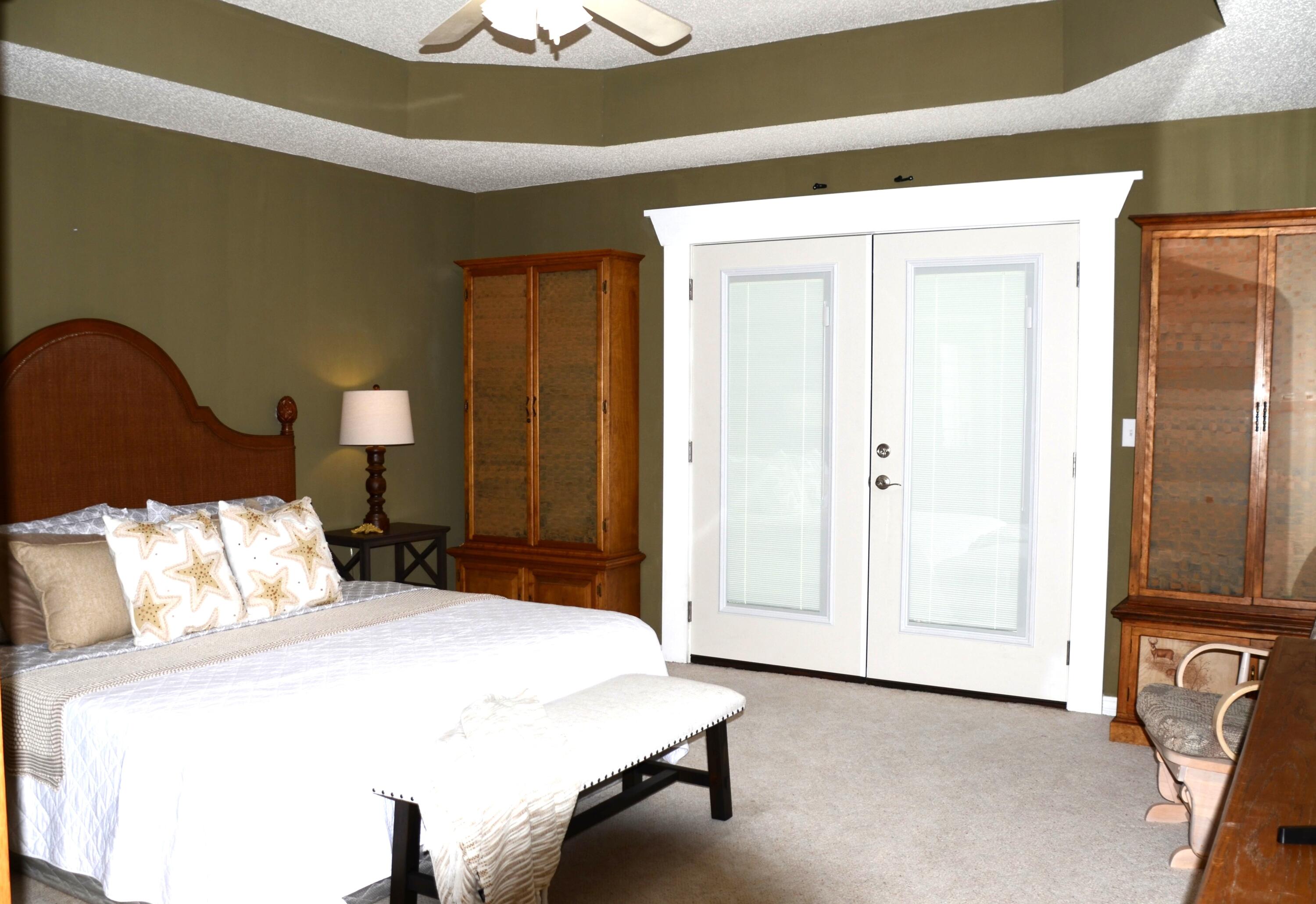 BAYVIEW MANOR 1ST ADDN - Residential