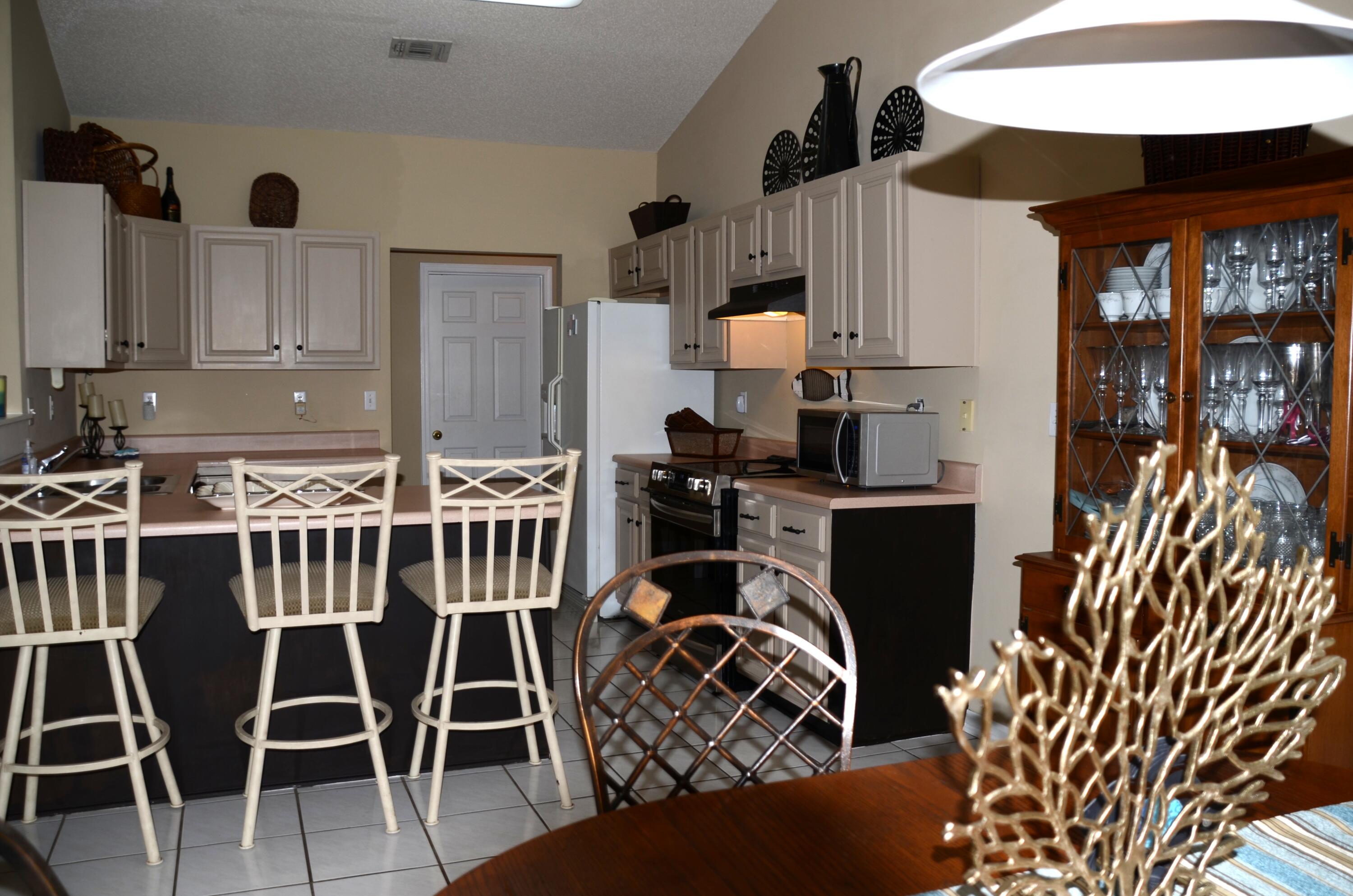 BAYVIEW MANOR 1ST ADDN - Residential