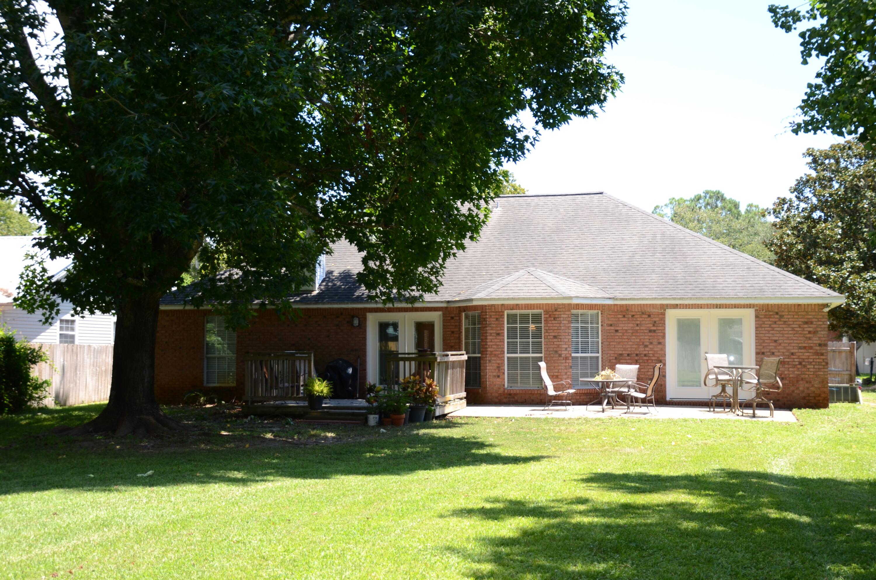 BAYVIEW MANOR 1ST ADDN - Residential