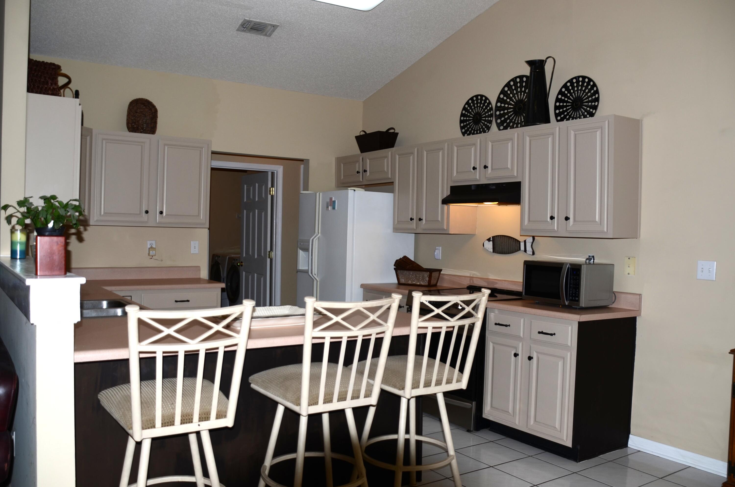 BAYVIEW MANOR 1ST ADDN - Residential