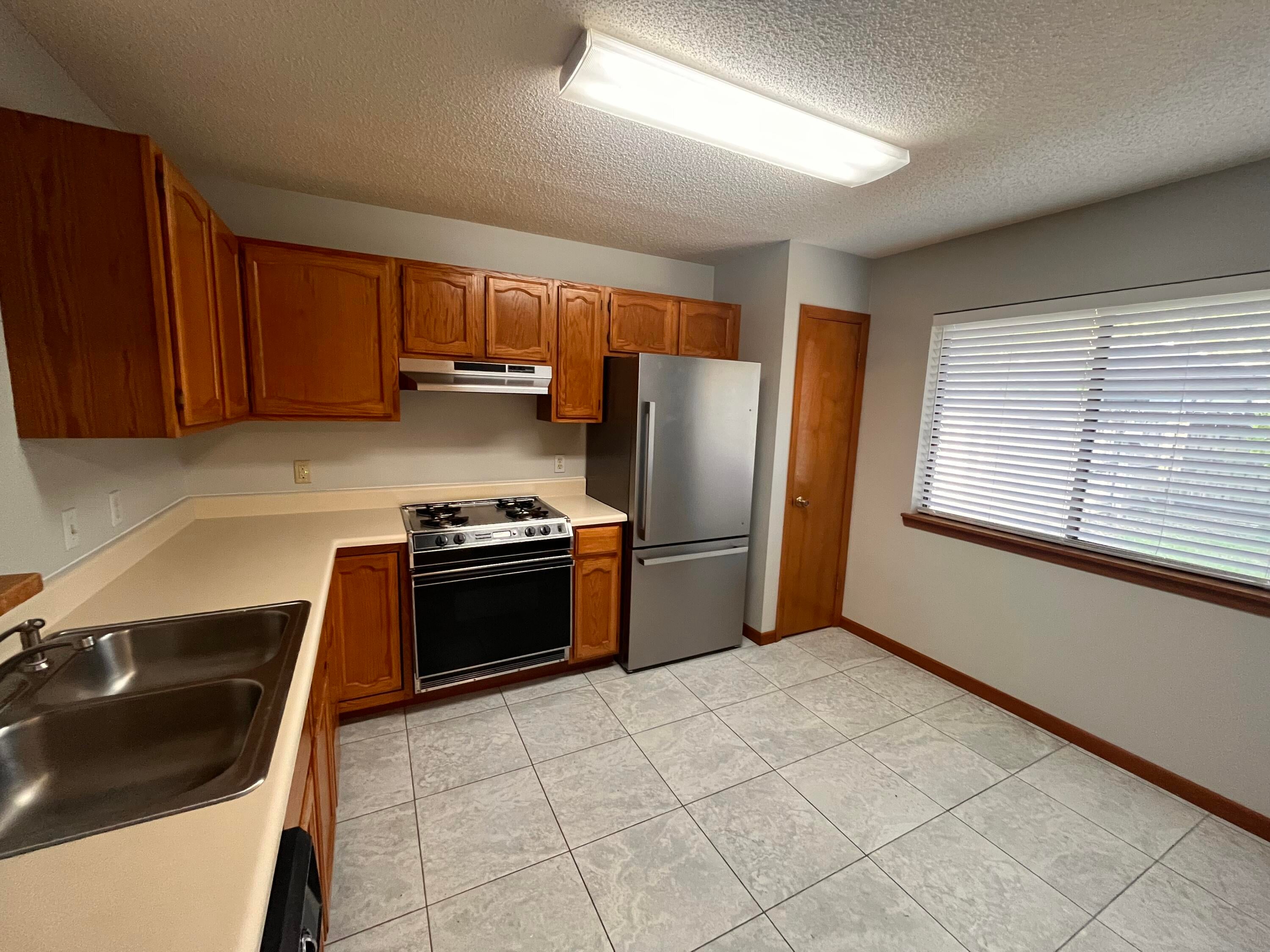 CEDAR RIDGE PH 8 - Residential Lease