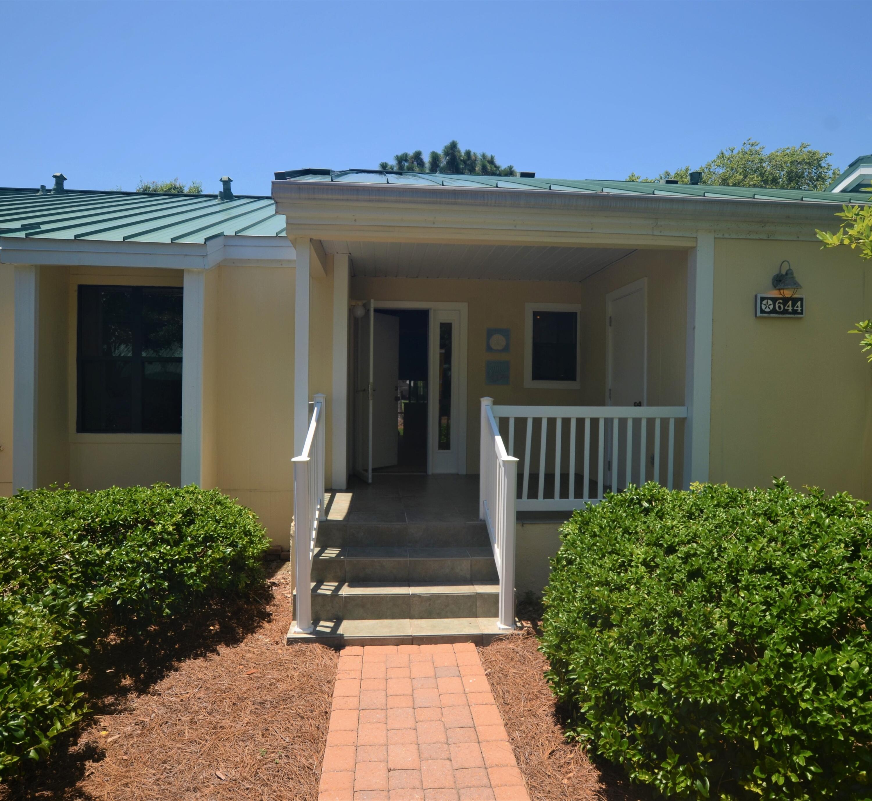 Fantastic 2-bedroom, 2-bath condo with a screened-in patio overlooking the Links golf course. Tile floors extend throughout the entire condo, ideal for sandy beach living and easy maintenance. The kitchen features granite countertops, tile backsplash, recessed lighting, and stainless steel appliances. Boasting 1,362 sq. ft., this condo is plenty spacious with a large master bedroom with vaulted ceiling and the split bedroom floor plan gives both bedrooms more privacy. Both bathrooms feature granite countertops, and the master bath offers a beautiful walk-in tile shower and large walk-in closet. The guest bedroom is plenty spacious and has direct access to the guest bathroom which features a shower/tub combo with beautiful tile surround.
