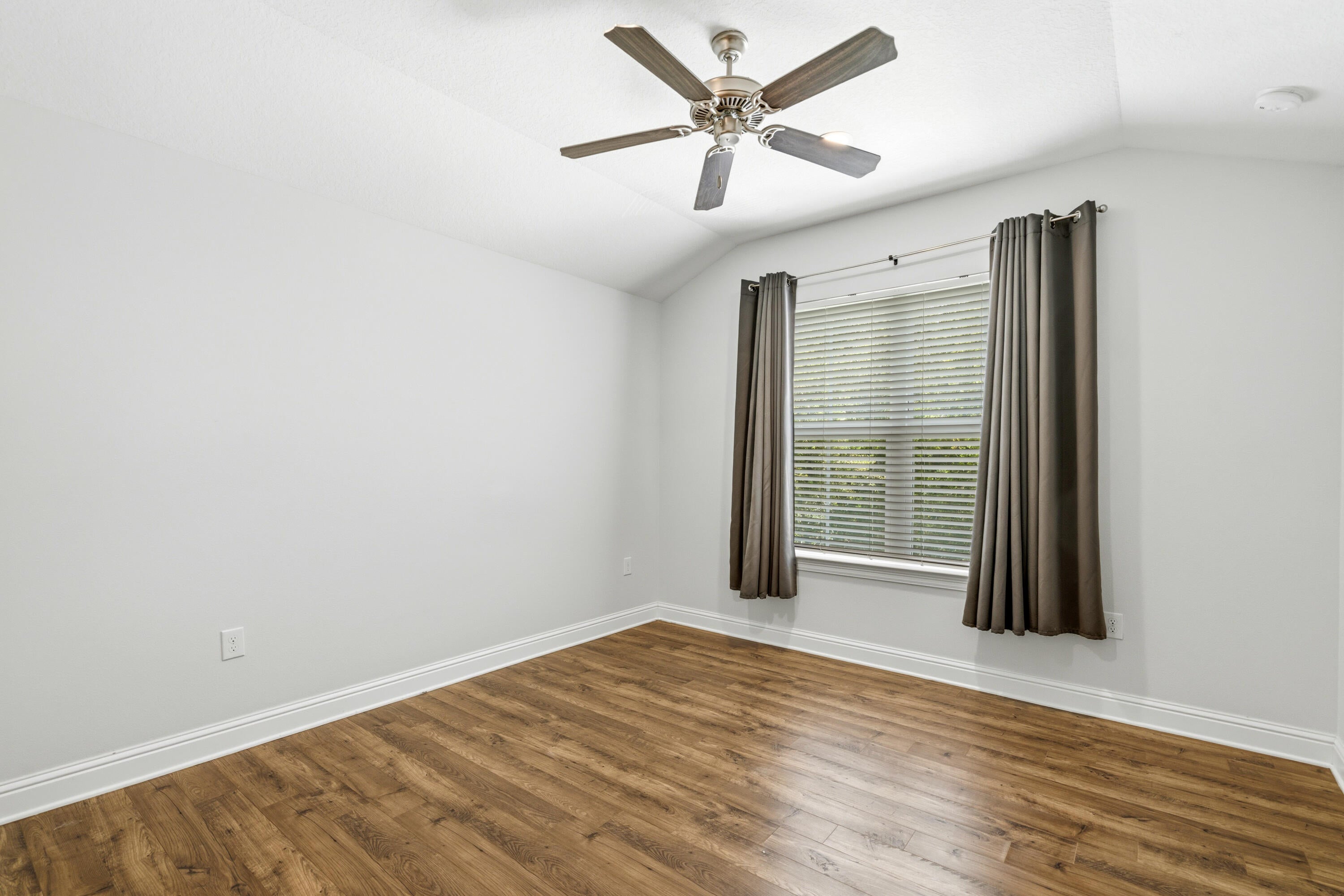 LAUREL OAKS S/D - Residential