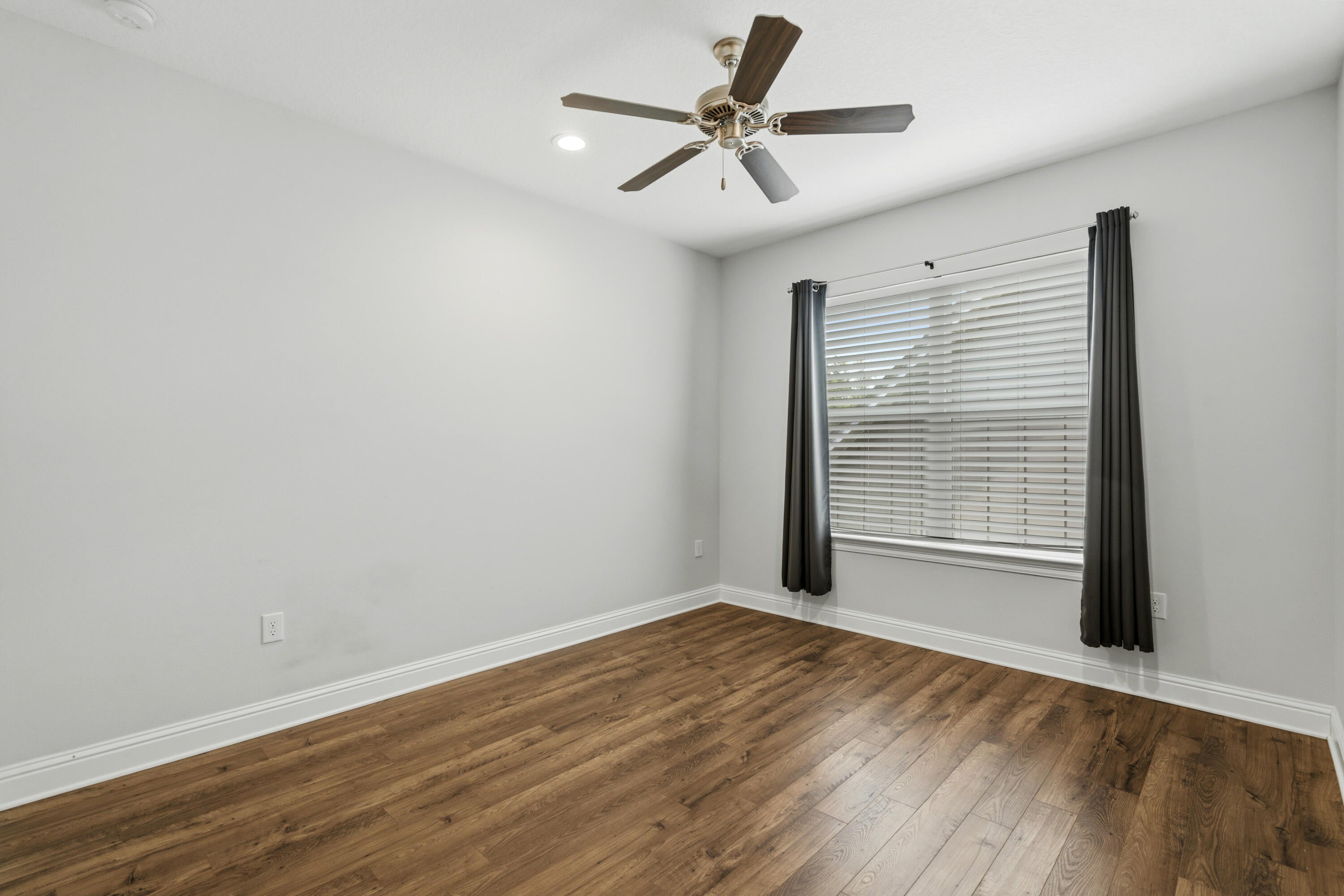 LAUREL OAKS S/D - Residential