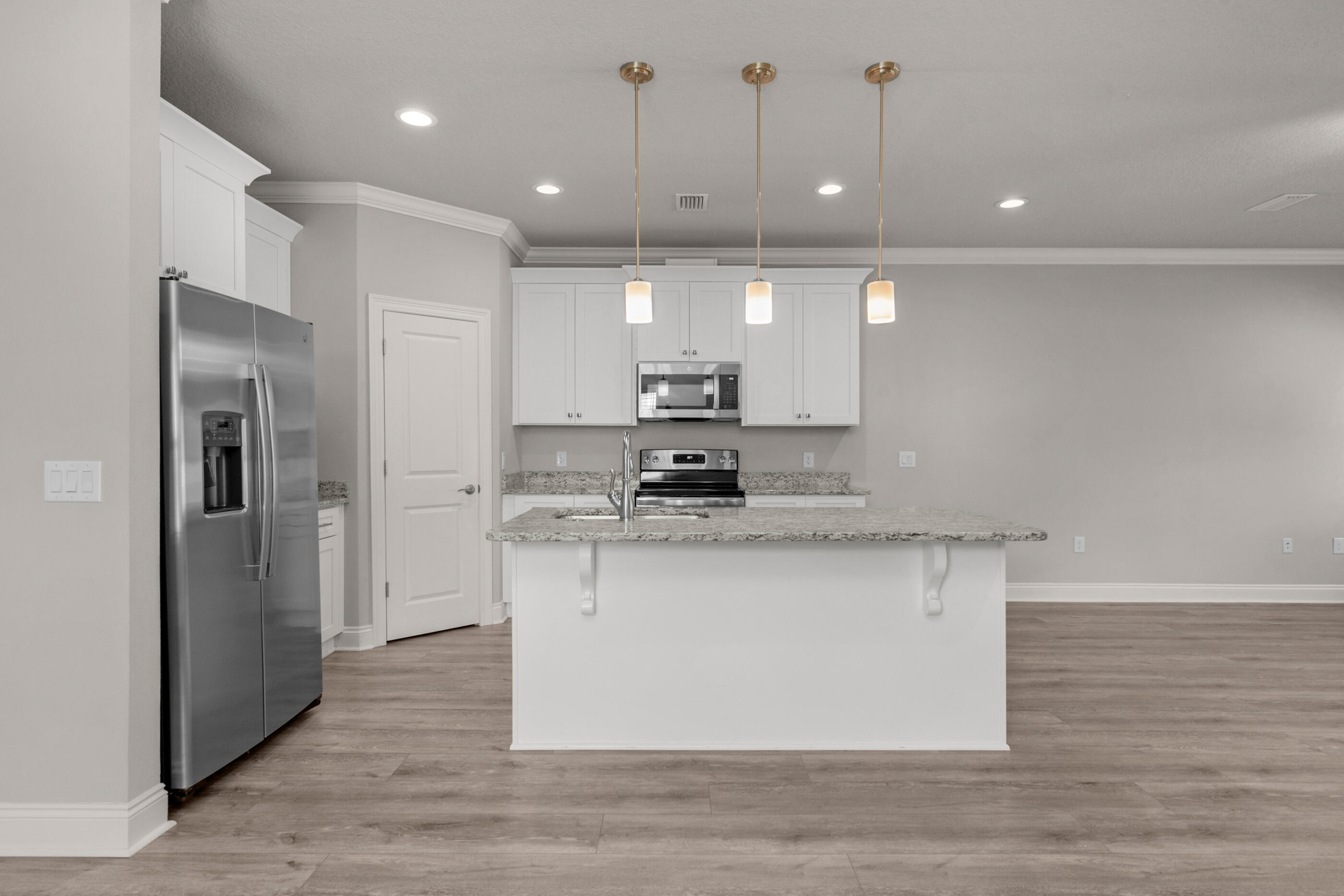 CRESCENT SHORES - Residential