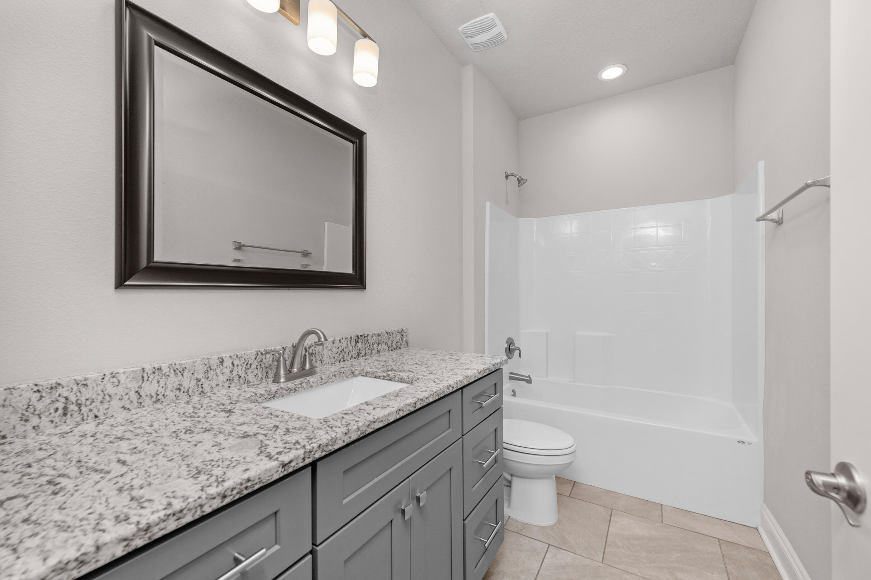 CRESCENT SHORES - Residential