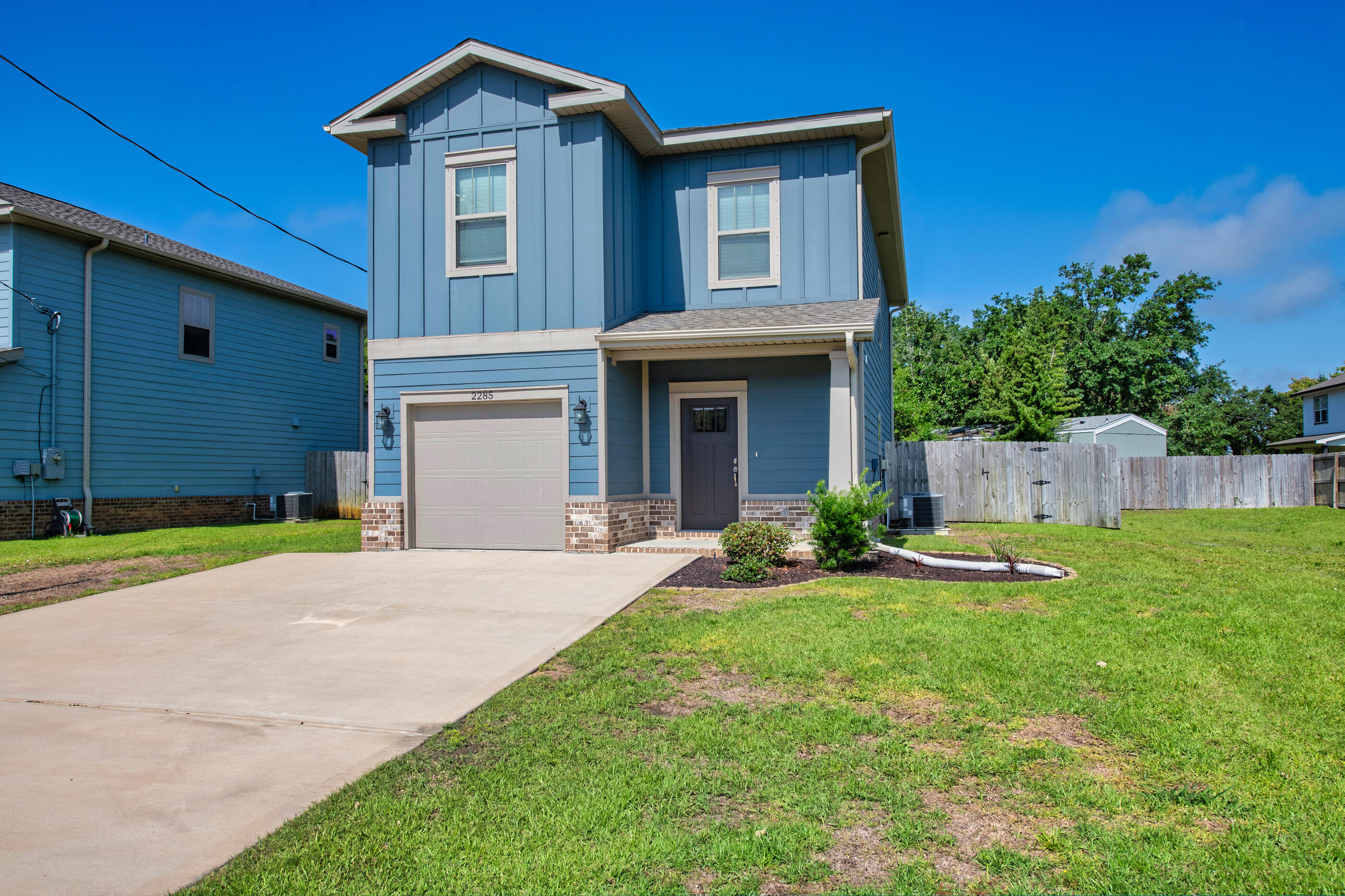 CRESCENT SHORES - Residential
