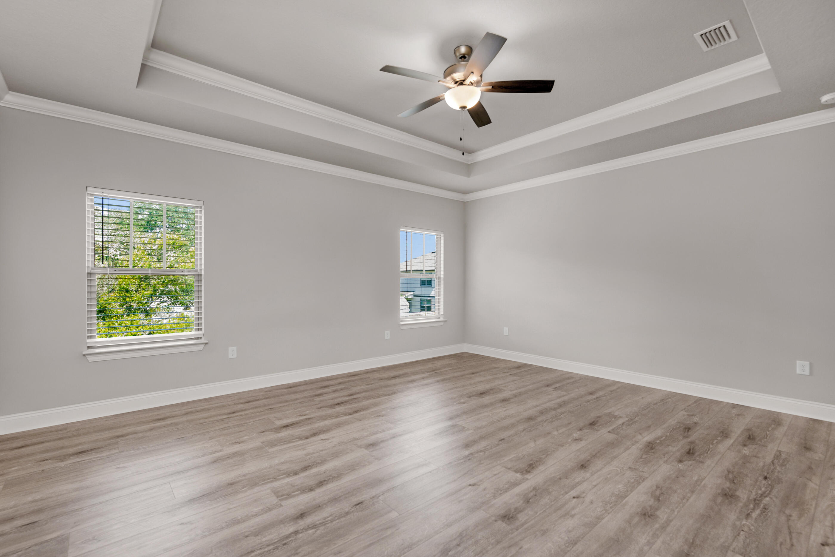 CRESCENT SHORES - Residential