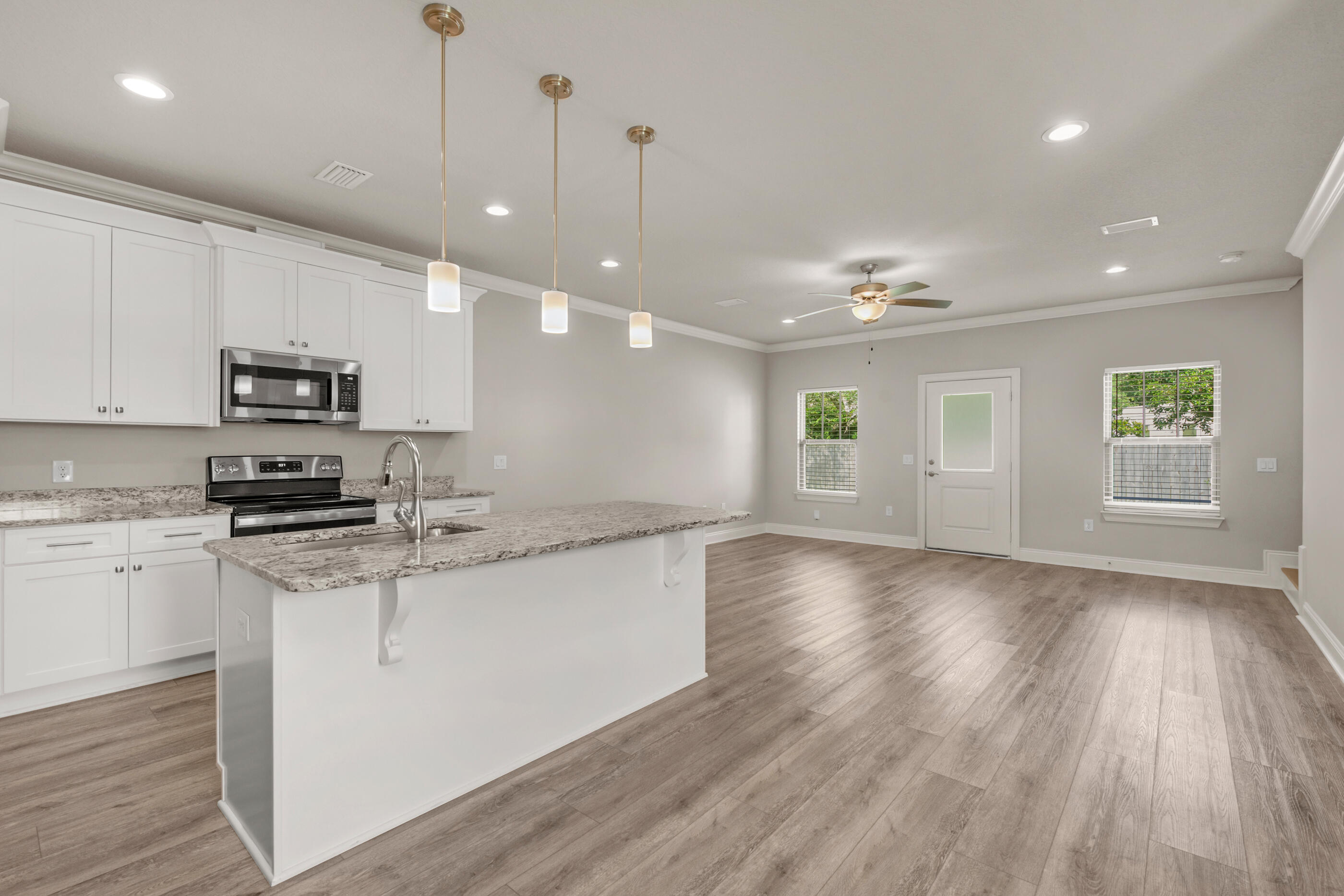 CRESCENT SHORES - Residential
